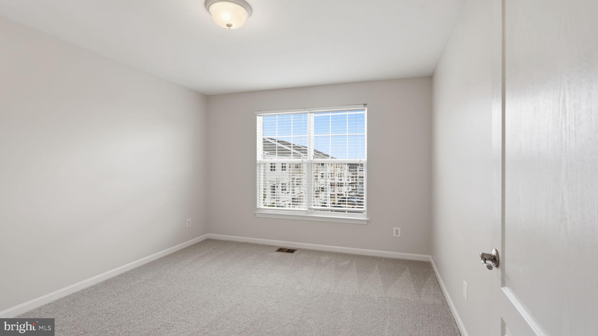 POTOMAC CLUB CONDOMINIUMS - Residential