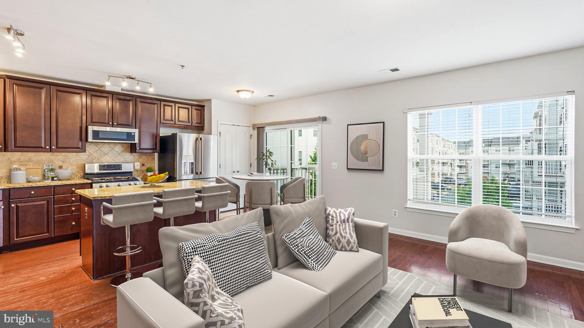 POTOMAC CLUB CONDOMINIUMS - Residential