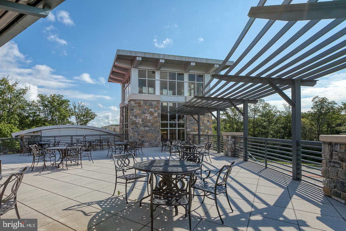 POTOMAC CLUB CONDOMINIUMS - Residential