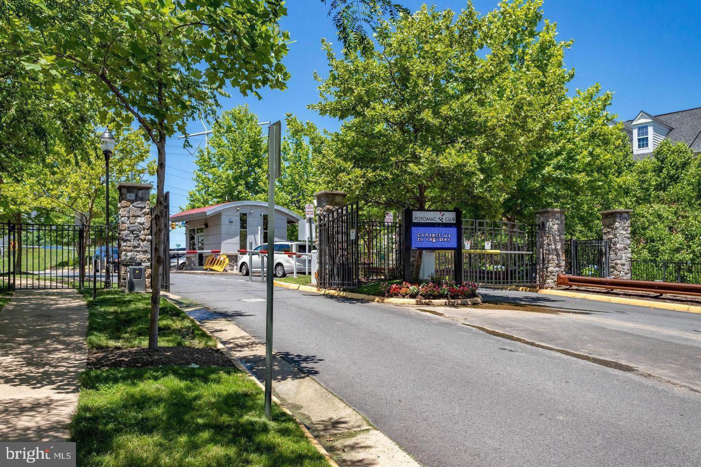 POTOMAC CLUB CONDOMINIUMS - Residential