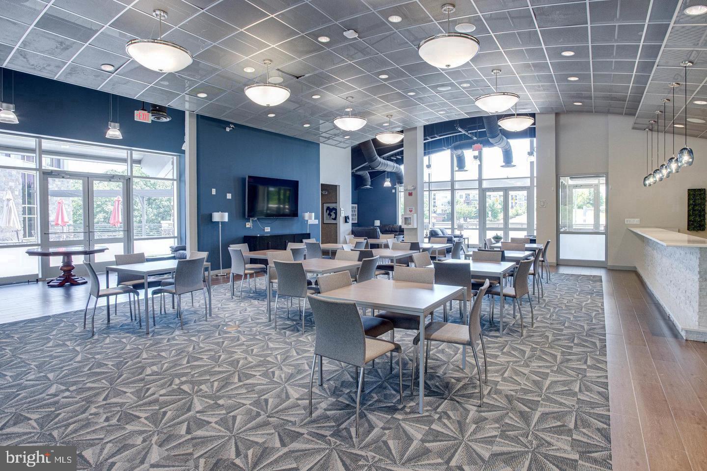 POTOMAC CLUB CONDOMINIUMS - Residential