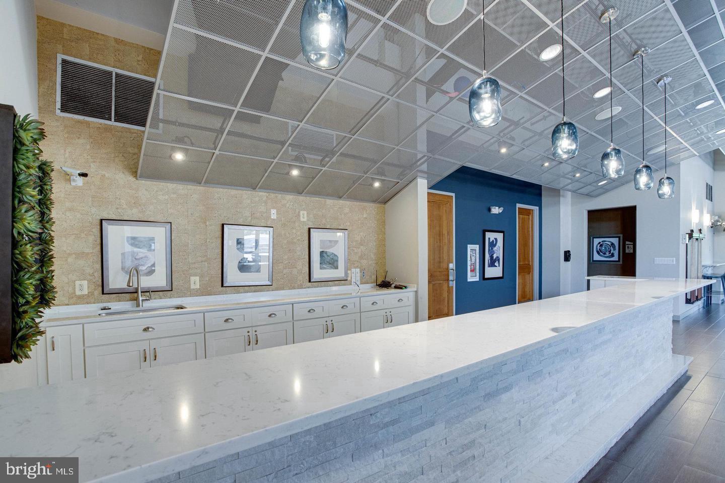 POTOMAC CLUB CONDOMINIUMS - Residential