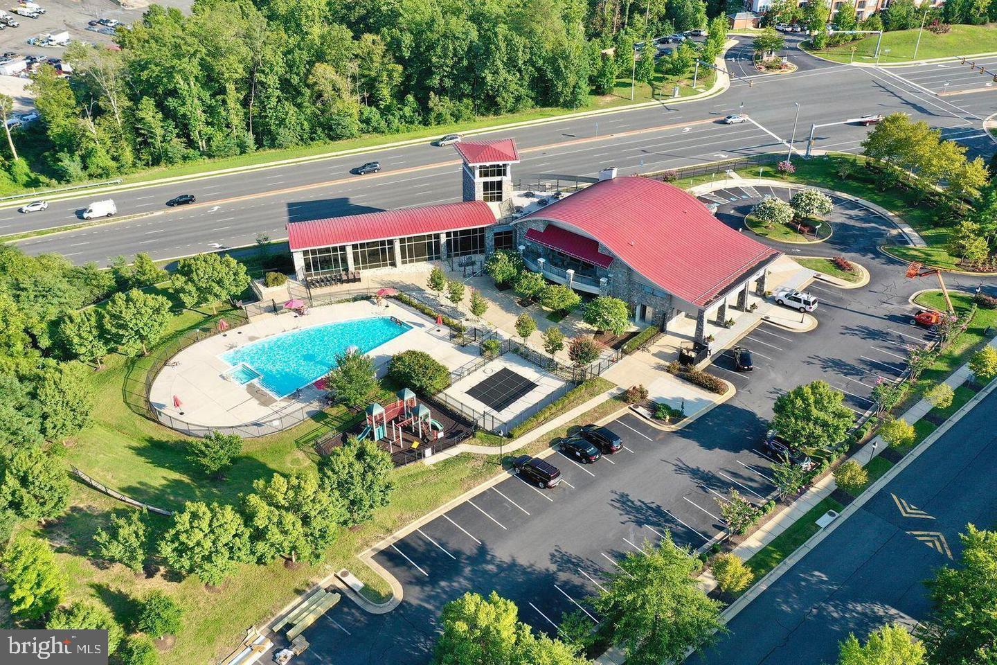 POTOMAC CLUB CONDOMINIUMS - Residential