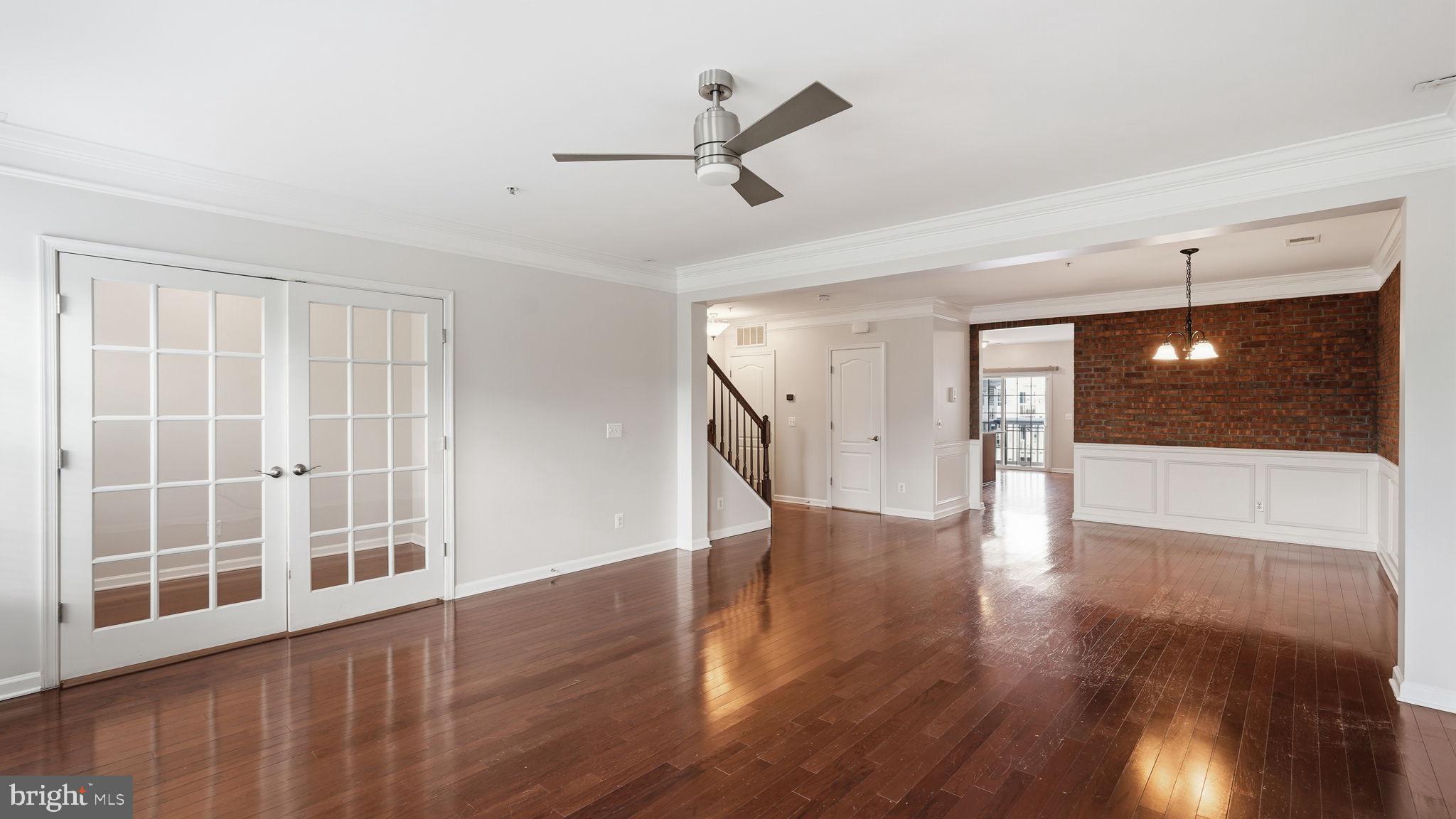 POTOMAC CLUB CONDOMINIUMS - Residential