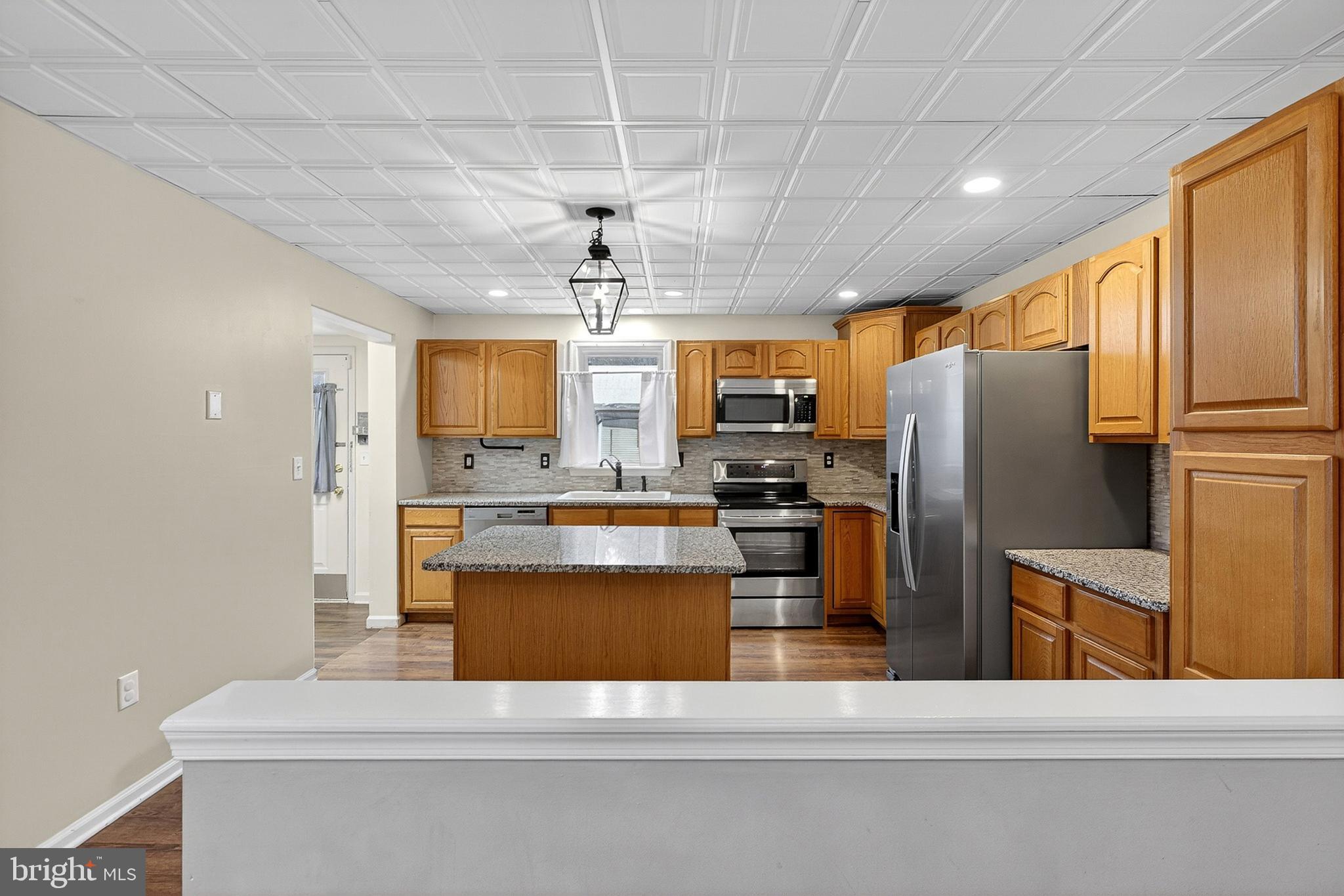 110 W CAMDEN WYOMING AVENUE