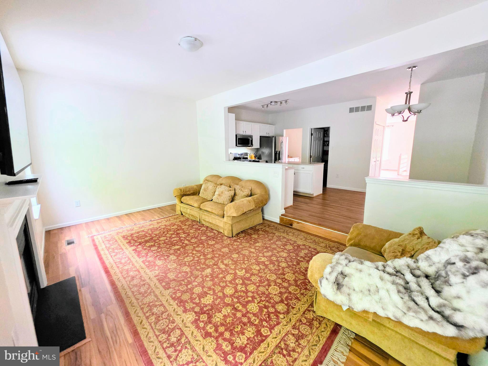 CHARLESTOWN OAKS - Residential