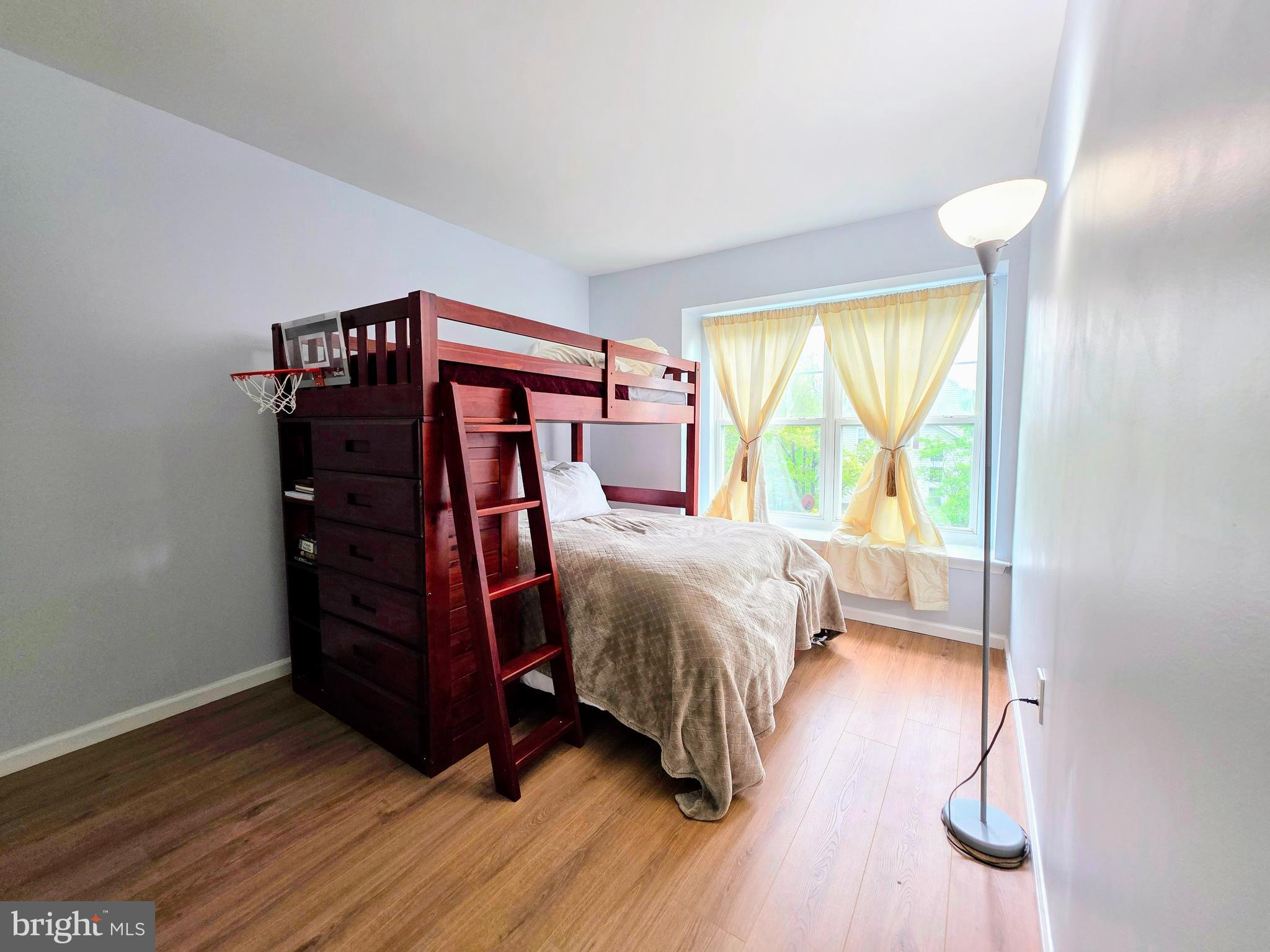 CHARLESTOWN OAKS - Residential