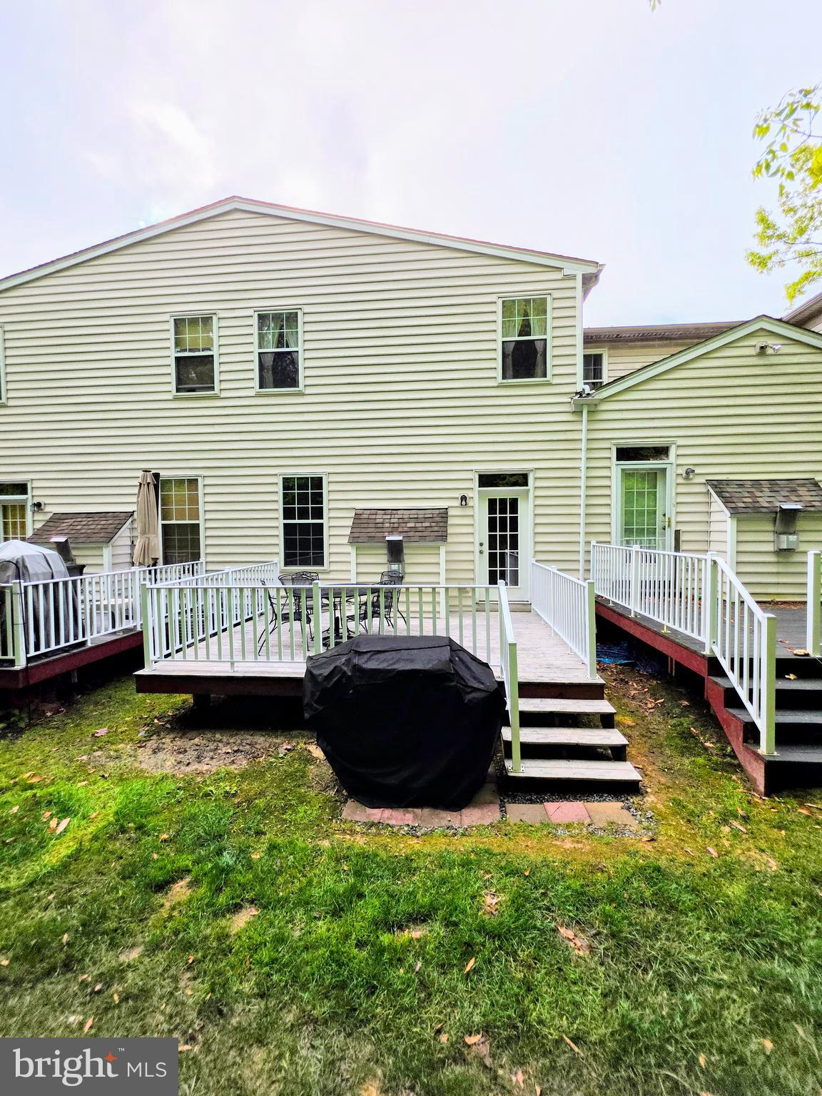 CHARLESTOWN OAKS - Residential