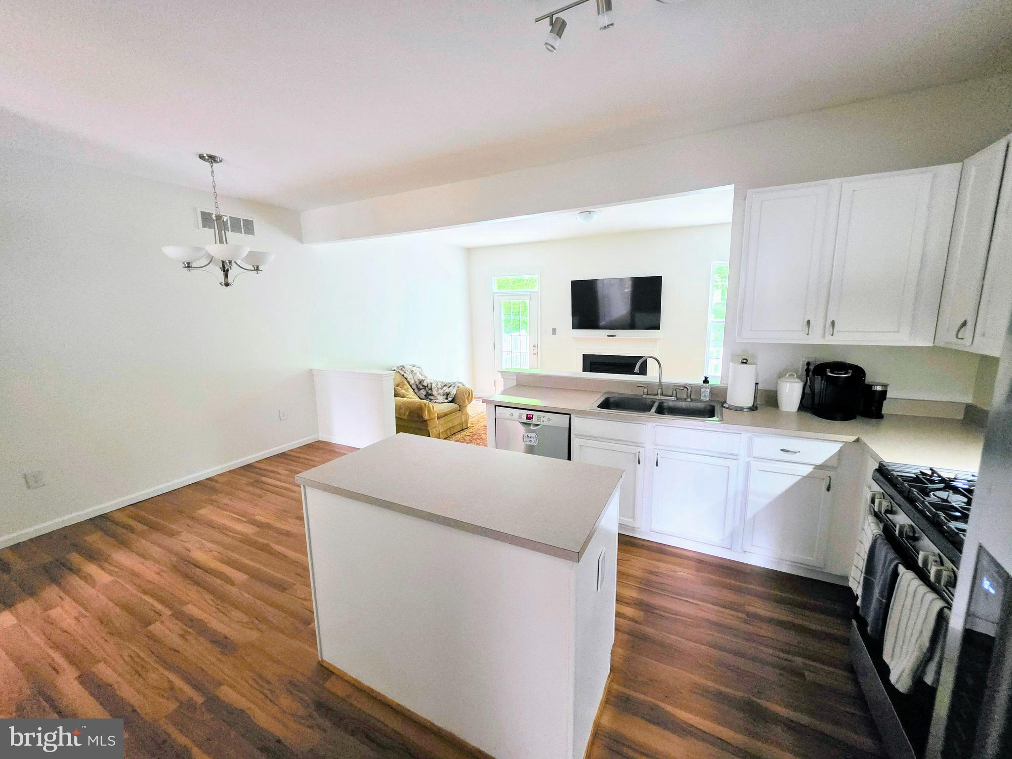 CHARLESTOWN OAKS - Residential
