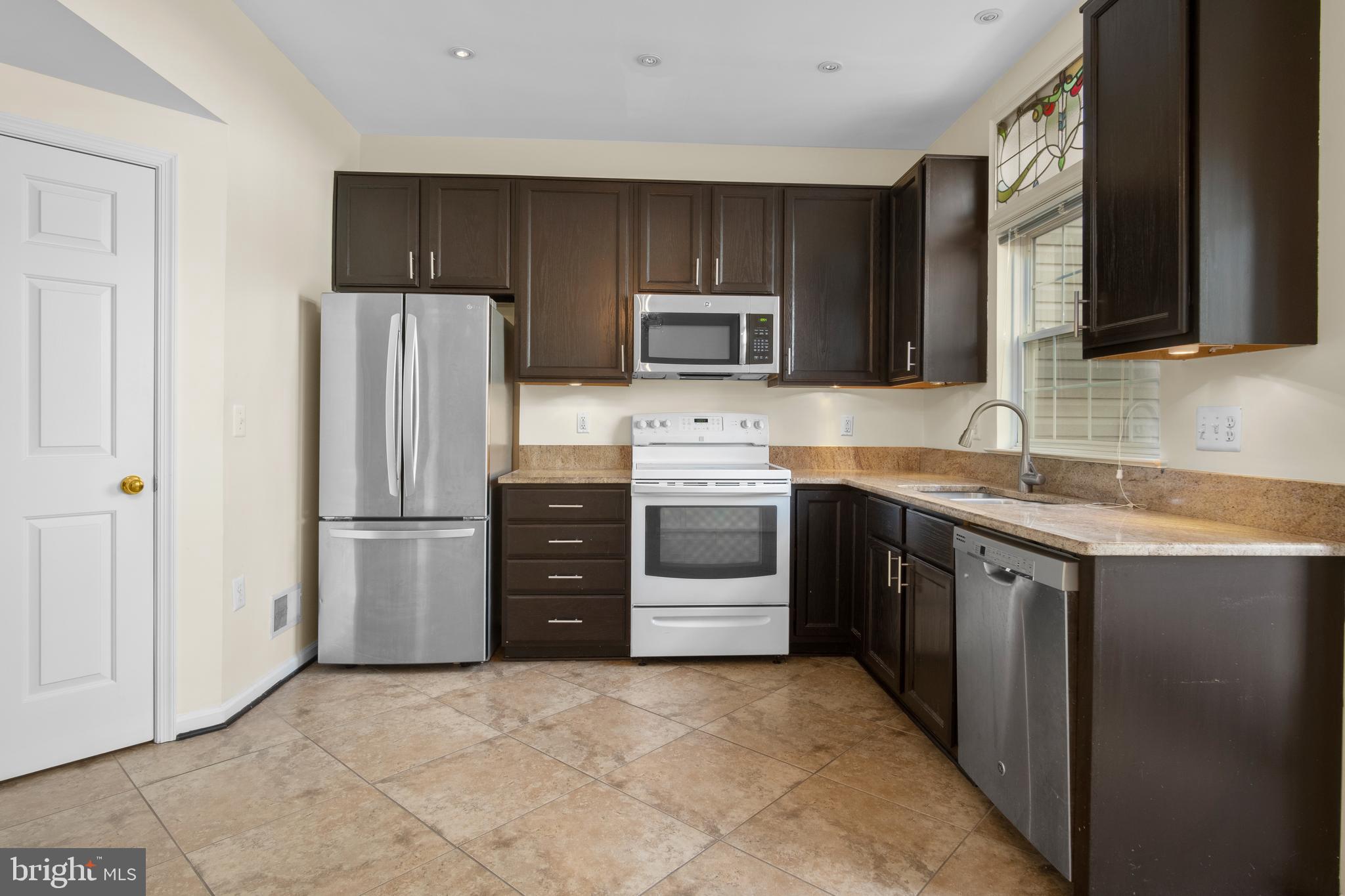 CEDAR LAKES - Residential Lease