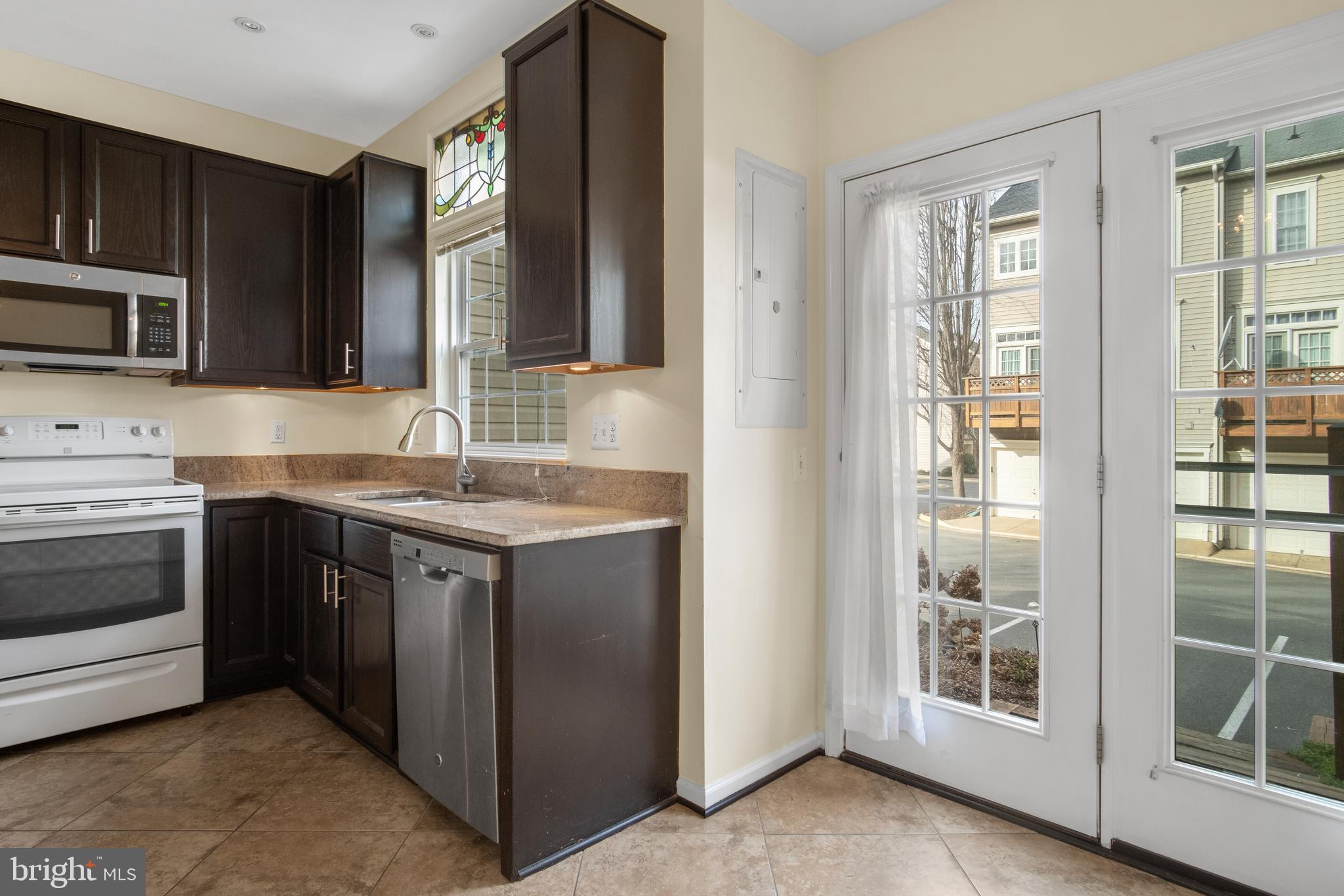 CEDAR LAKES - Residential Lease