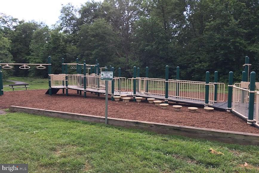 LIFESTYLE AT SULLY STATION - Residential