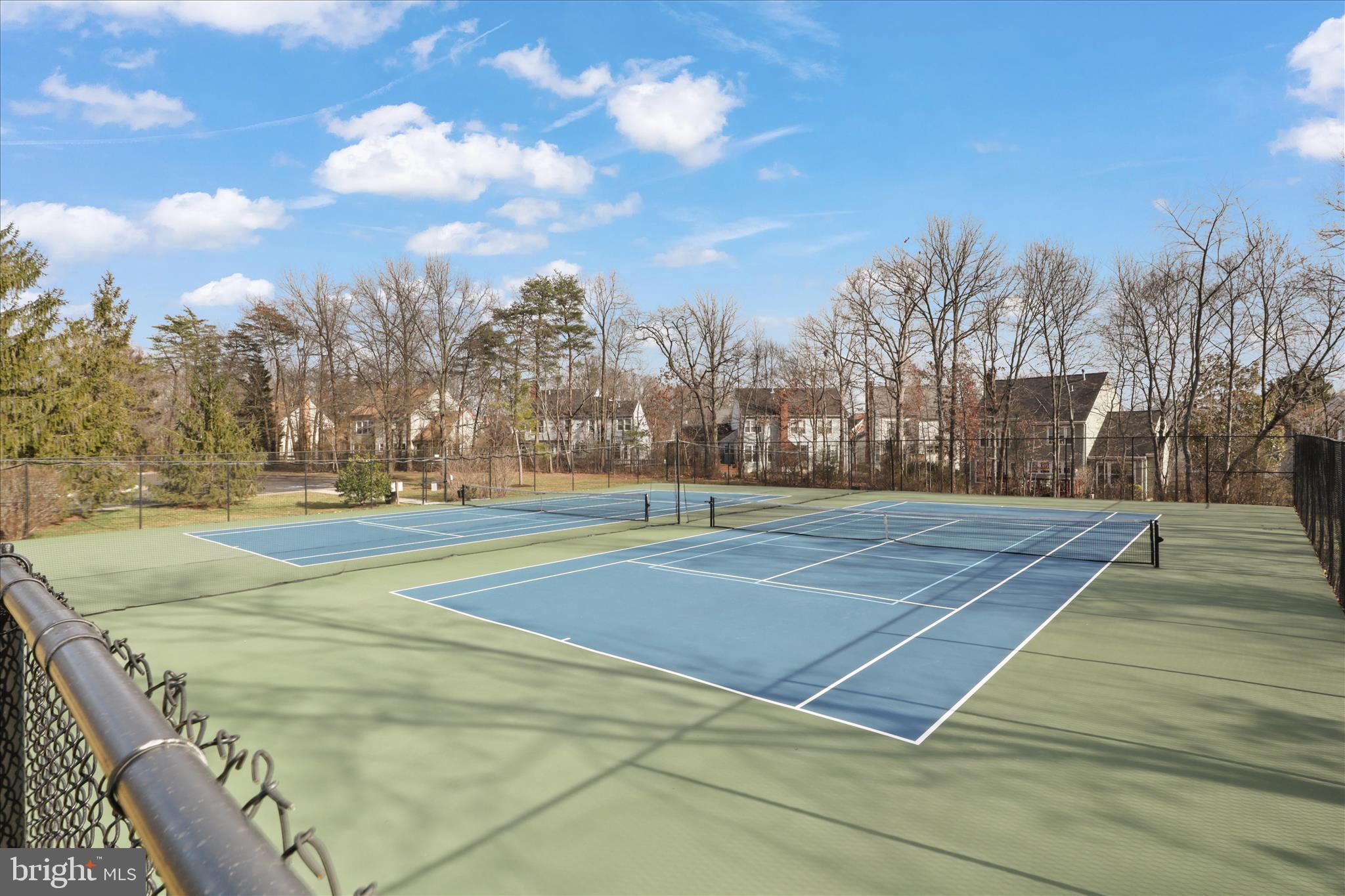 LIFESTYLE AT SULLY STATION - Residential