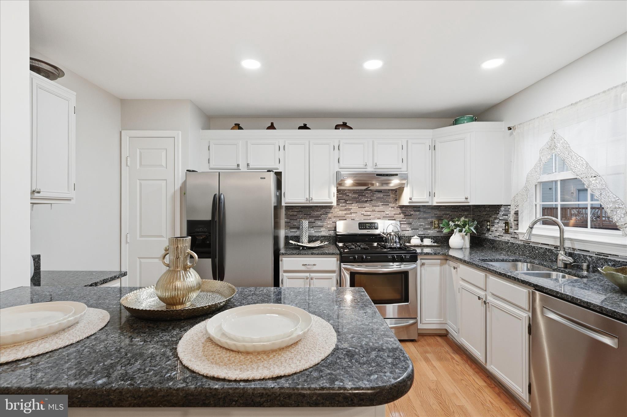 LIFESTYLE AT SULLY STATION - Residential