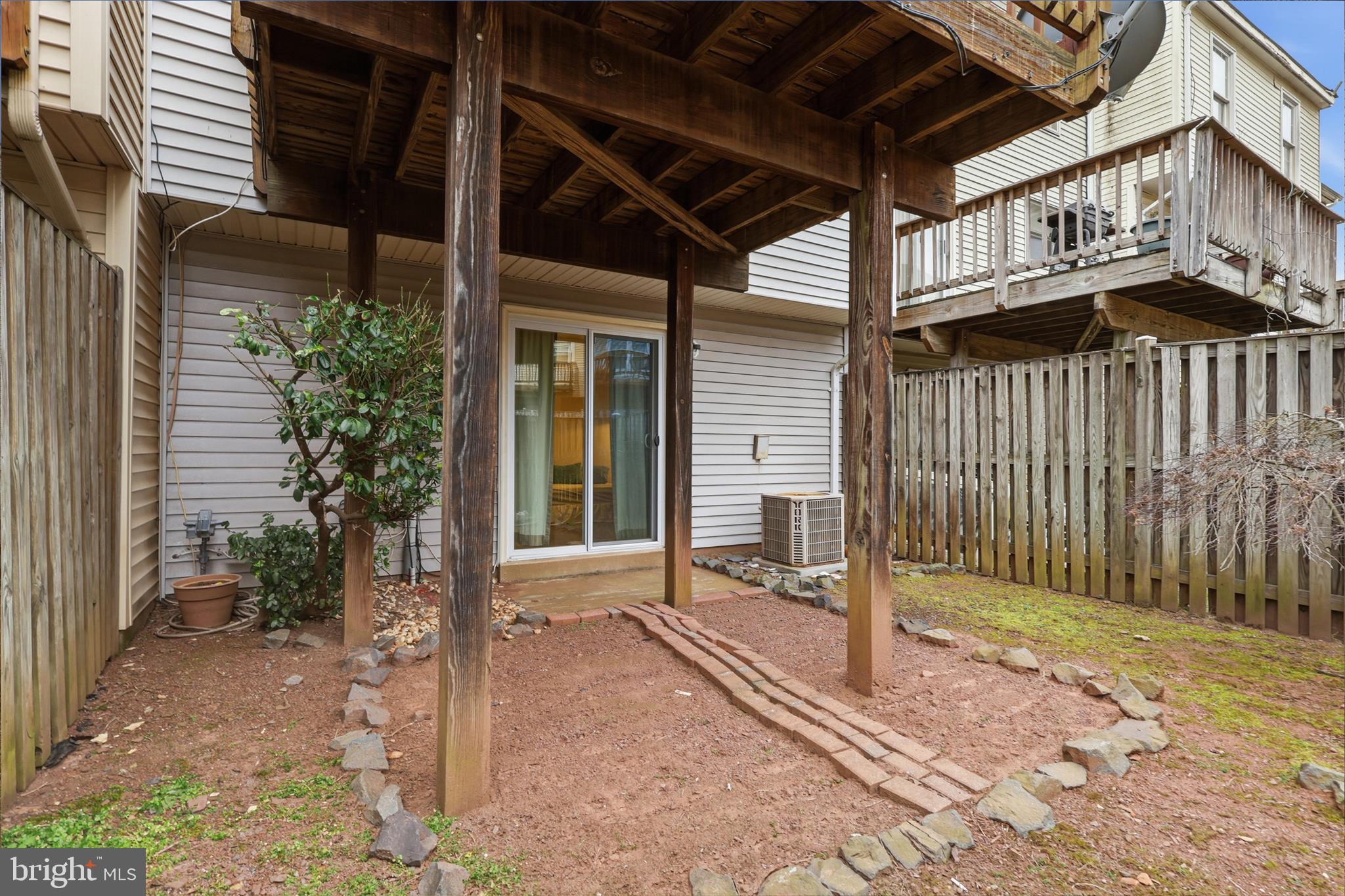 LIFESTYLE AT SULLY STATION - Residential