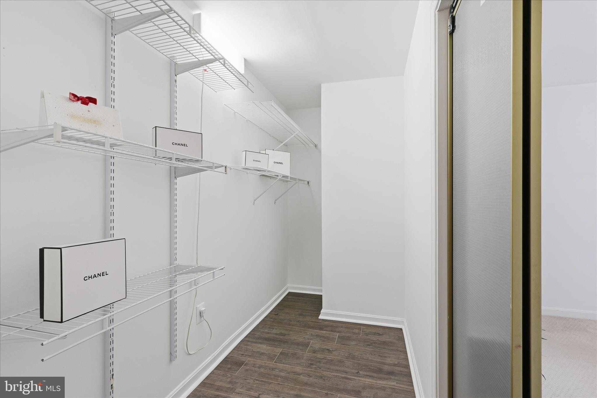 LIFESTYLE AT SULLY STATION - Residential