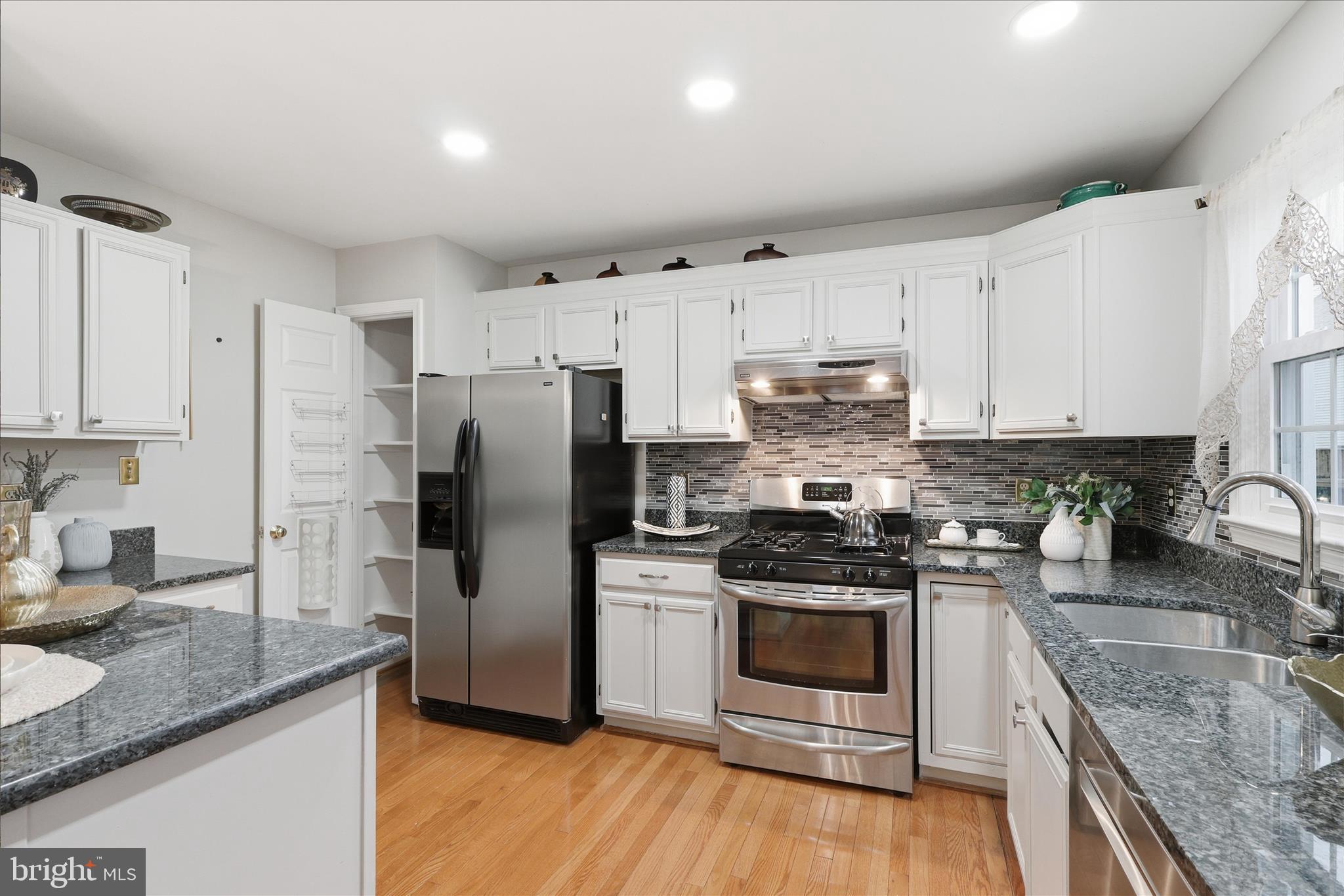 LIFESTYLE AT SULLY STATION - Residential