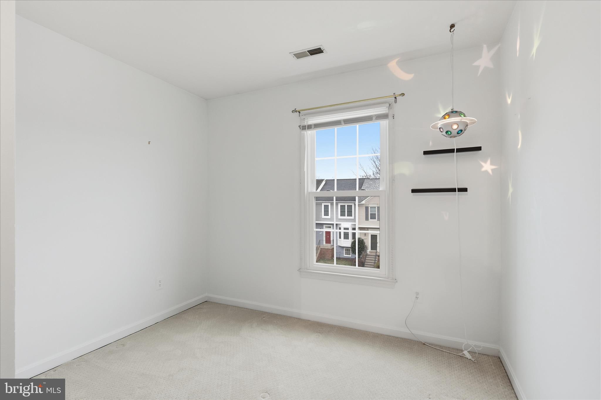 LIFESTYLE AT SULLY STATION - Residential