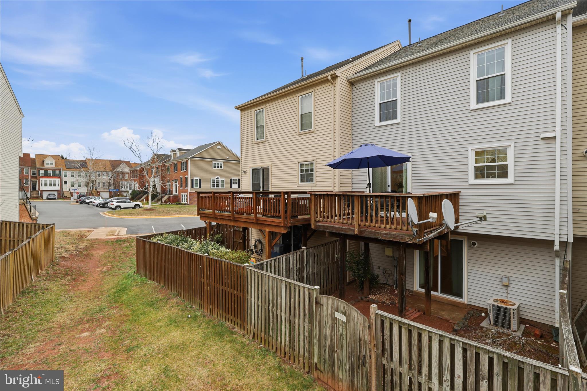 LIFESTYLE AT SULLY STATION - Residential