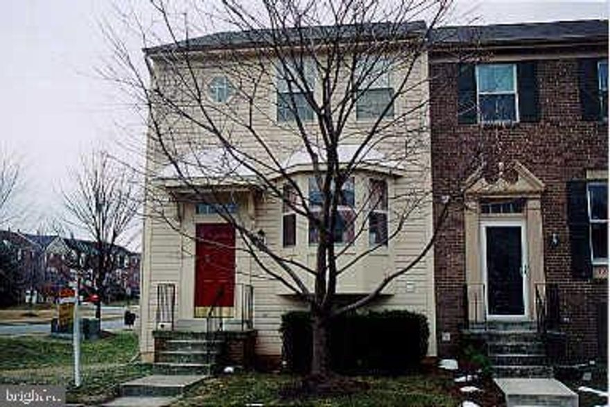 This Luxury end unit townhouse is just remodeled , 4 bedrooms ,3 full and one half bath with finished walkout basement , hardwood floor on WHOLE HOUSE and two luxury full bath, new kitchen with all new granite county top, cabinet ,floor and new painting in whole house, basement w/one bedroom, one full bath and big recreation room ,walk to shopping center, pool, tennis court.