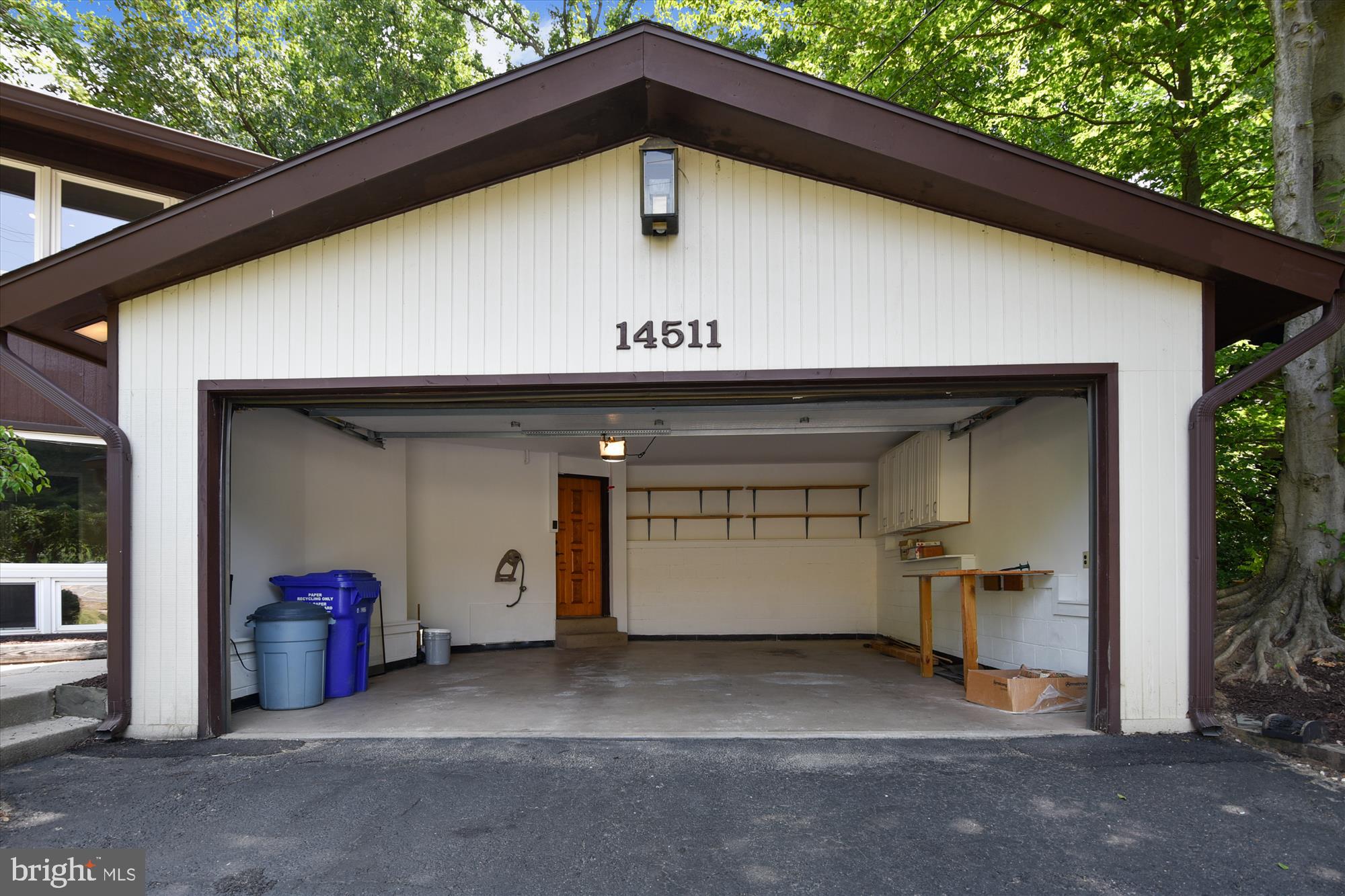 MANOR WOODS - Residential