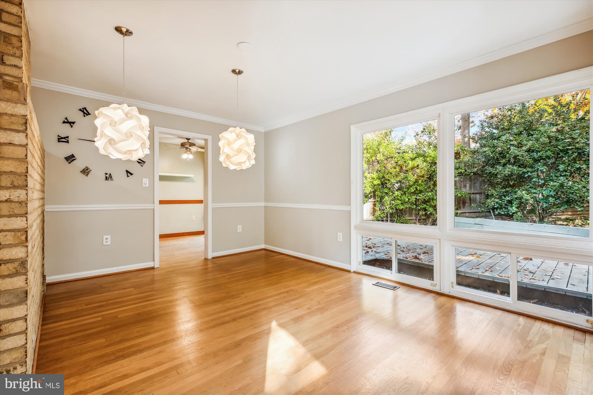 MANOR WOODS - Residential