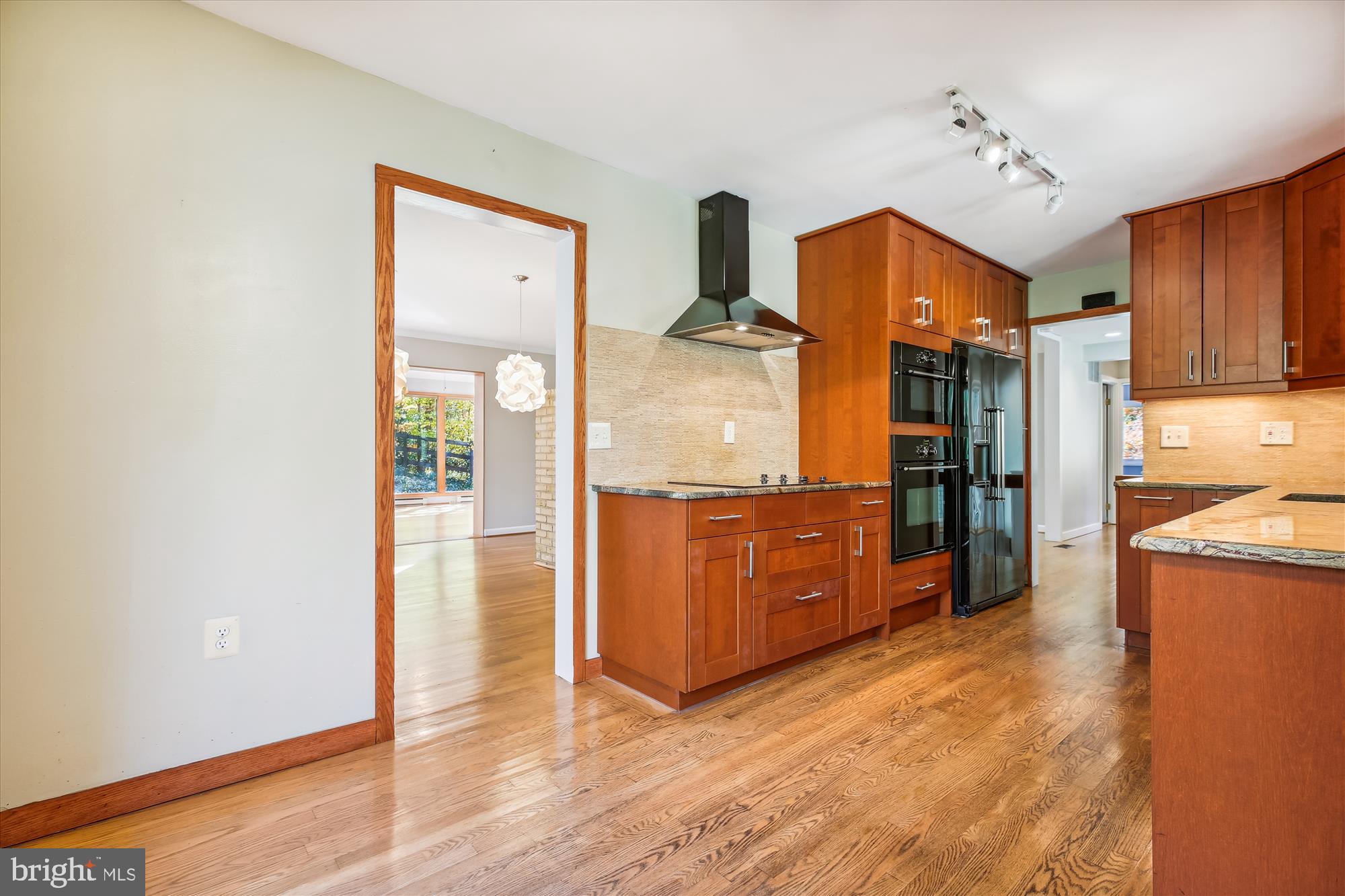 MANOR WOODS - Residential