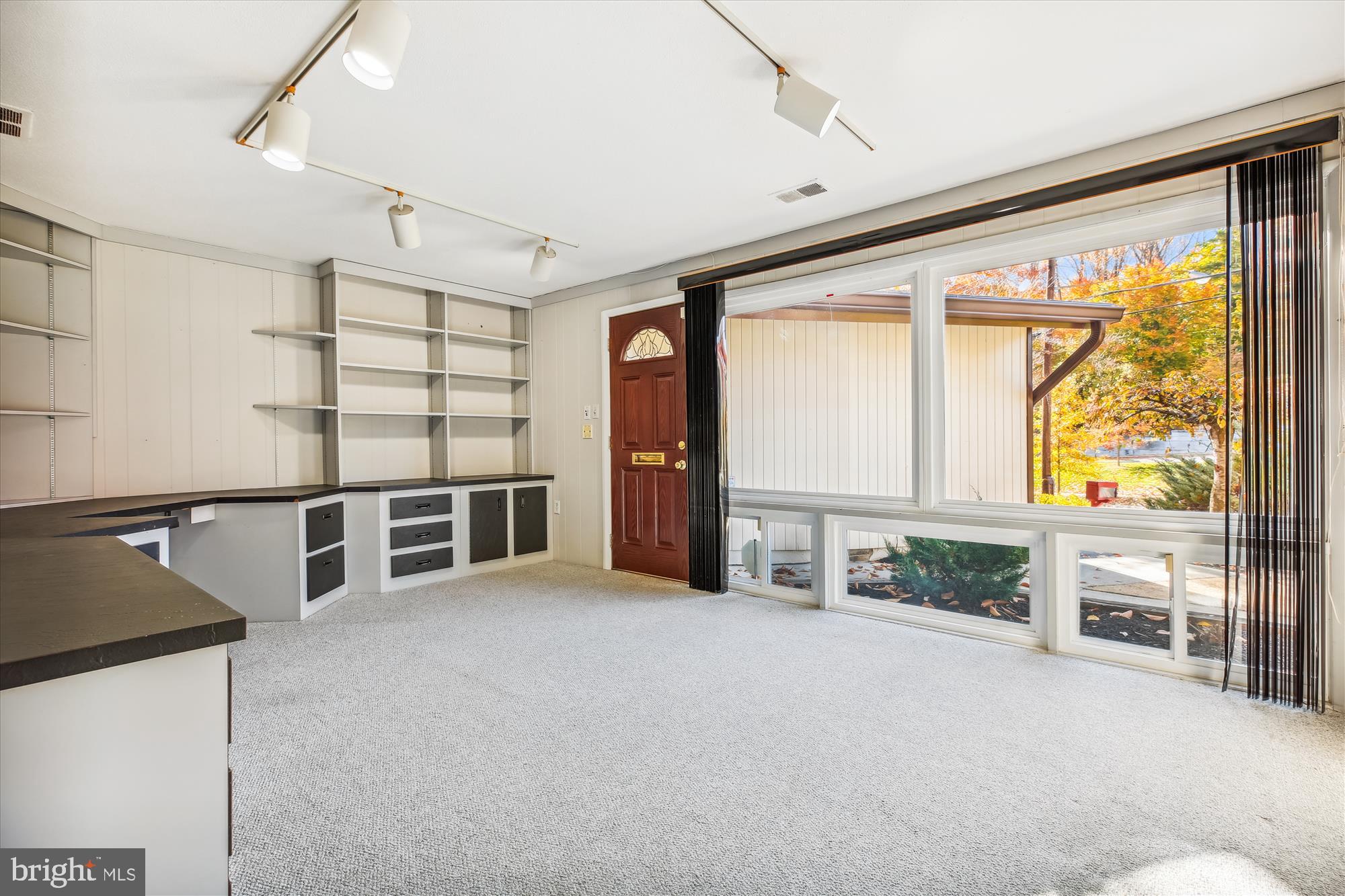 MANOR WOODS - Residential