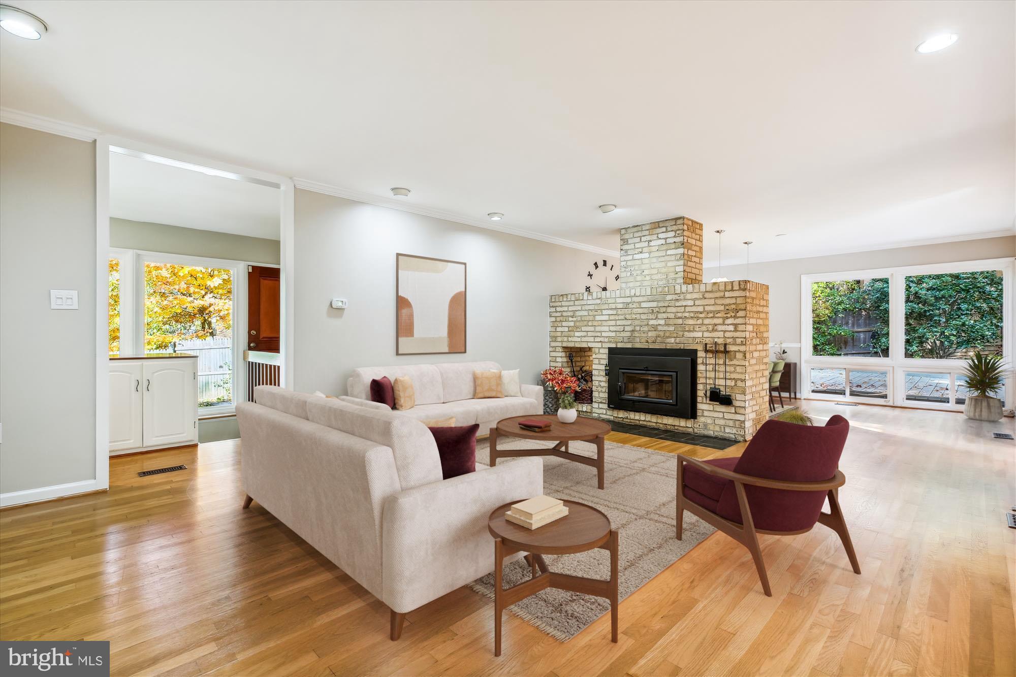 MANOR WOODS - Residential