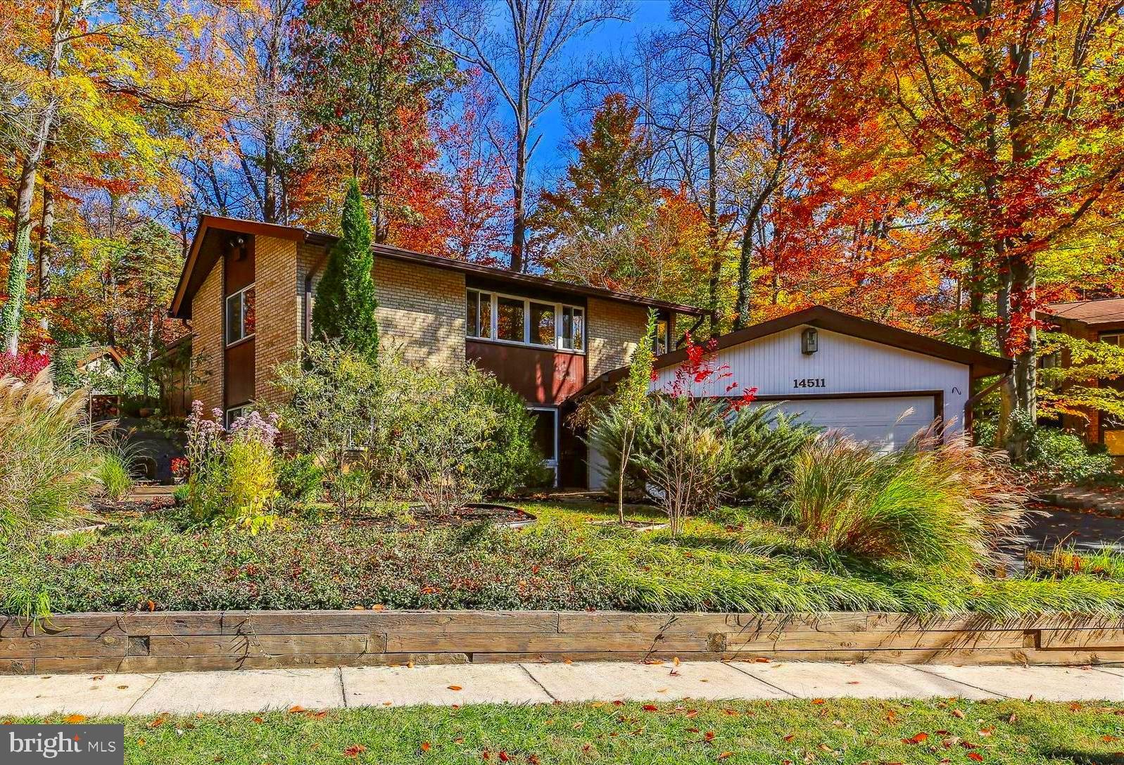 MANOR WOODS - Residential