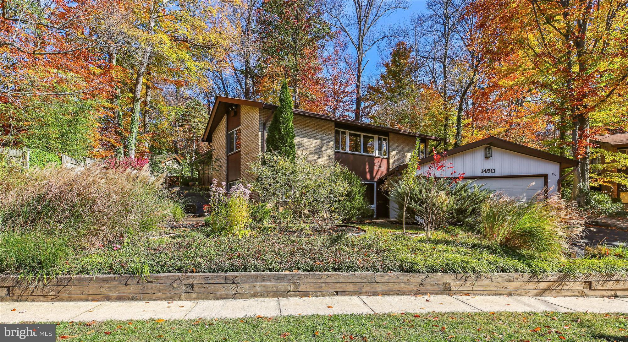 MANOR WOODS - Residential