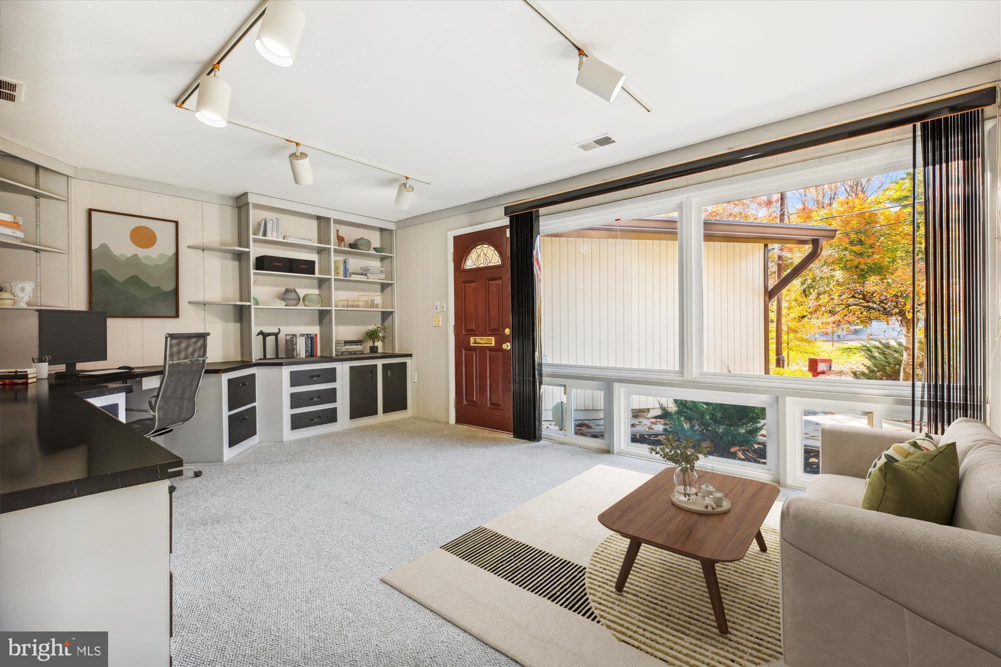 MANOR WOODS - Residential