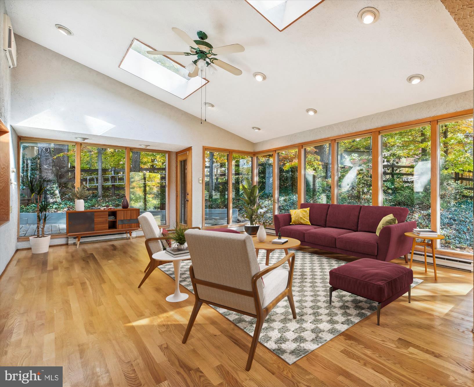 MANOR WOODS - Residential