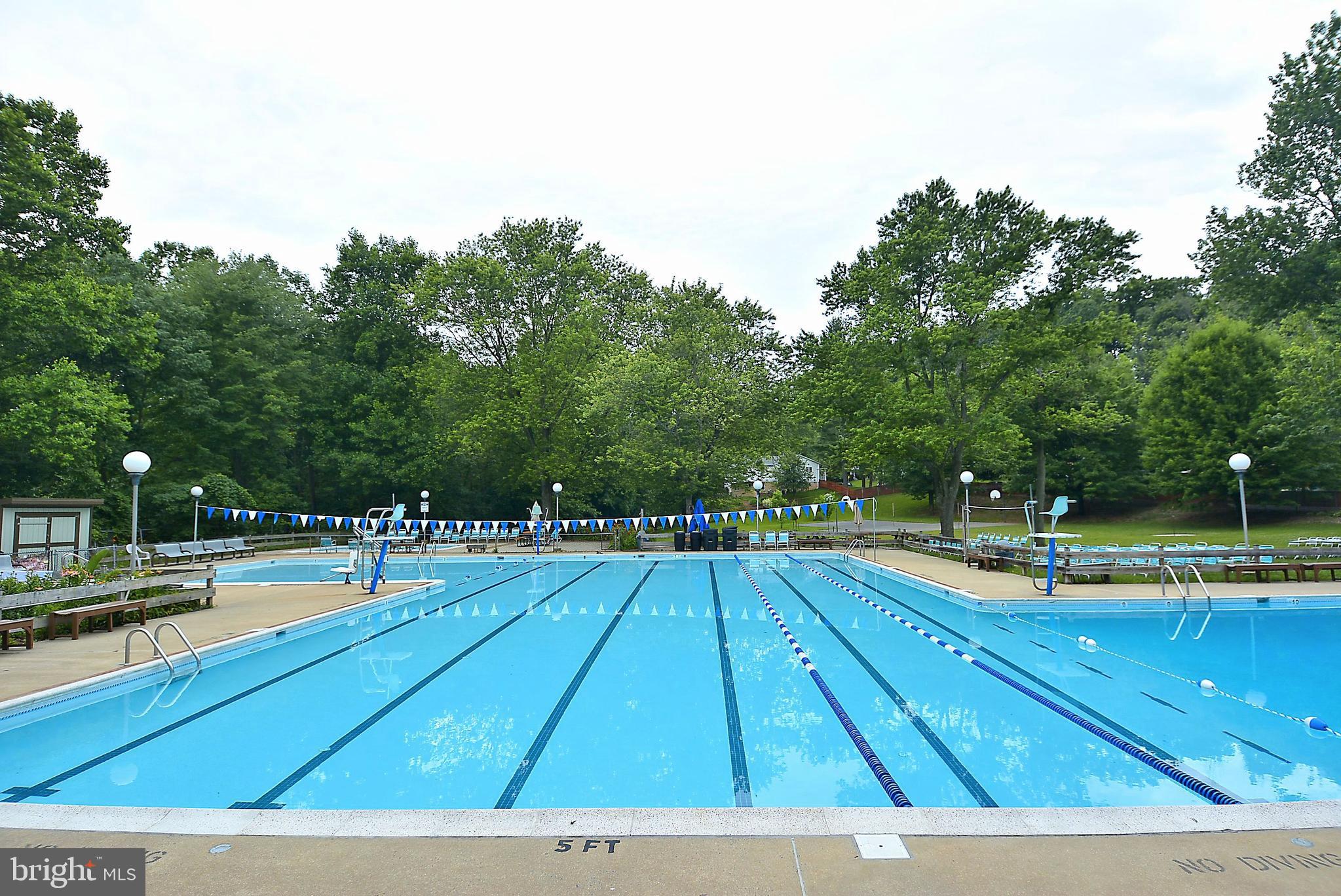 MANOR WOODS - Residential