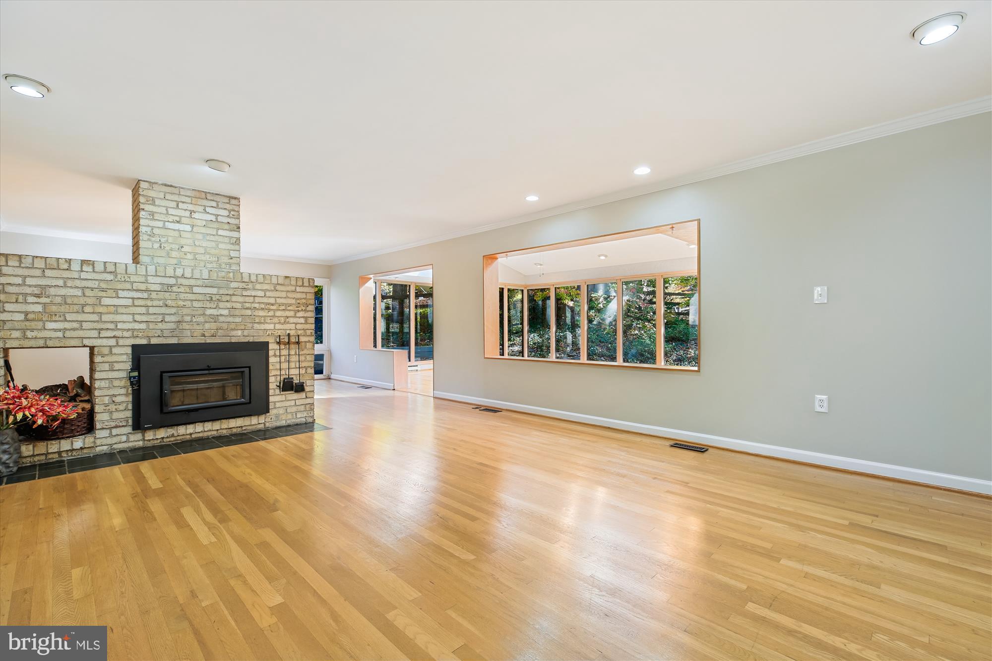 MANOR WOODS - Residential