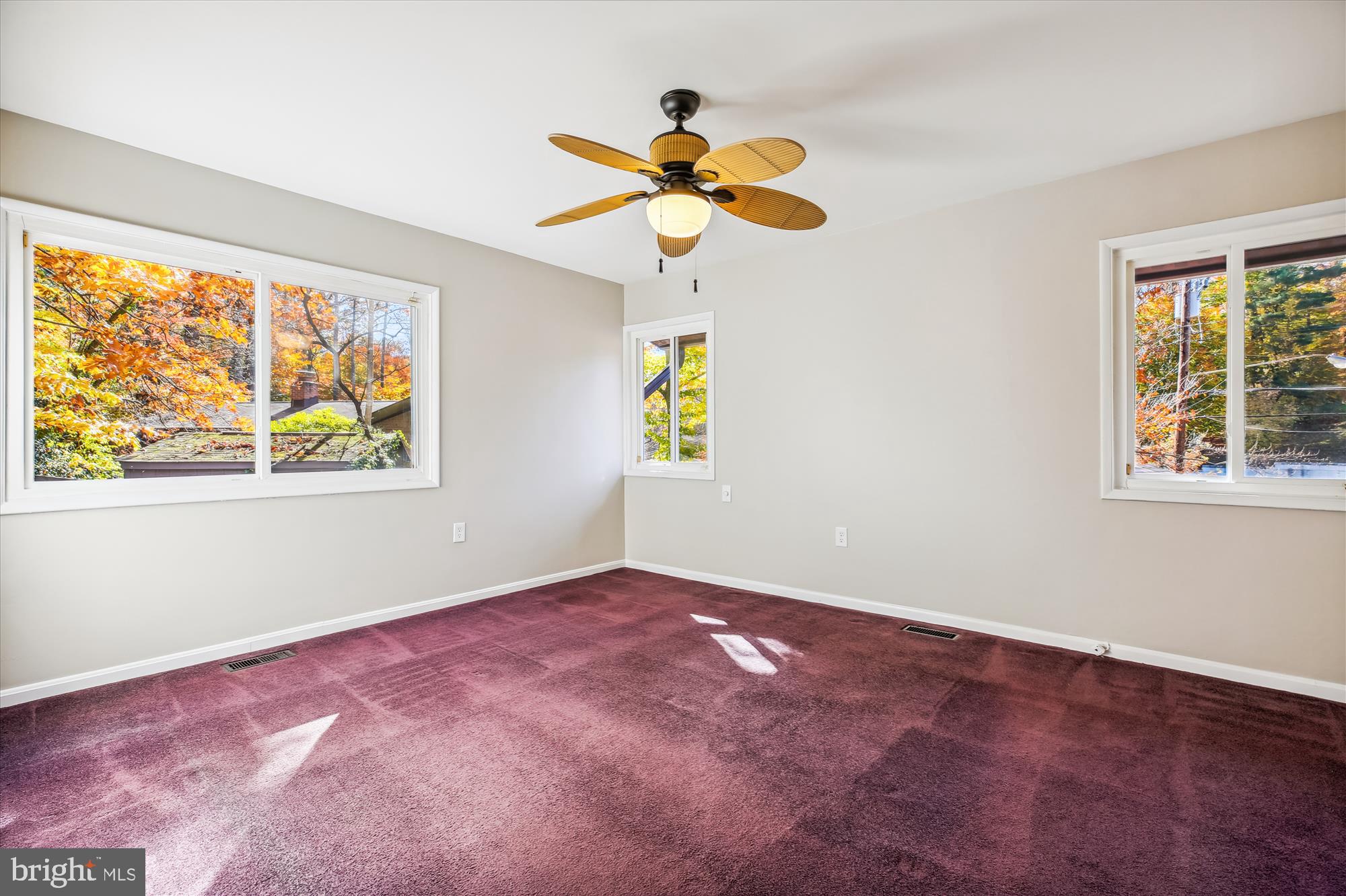 MANOR WOODS - Residential