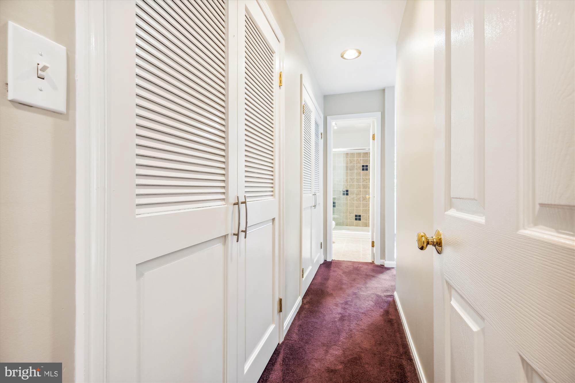 MANOR WOODS - Residential