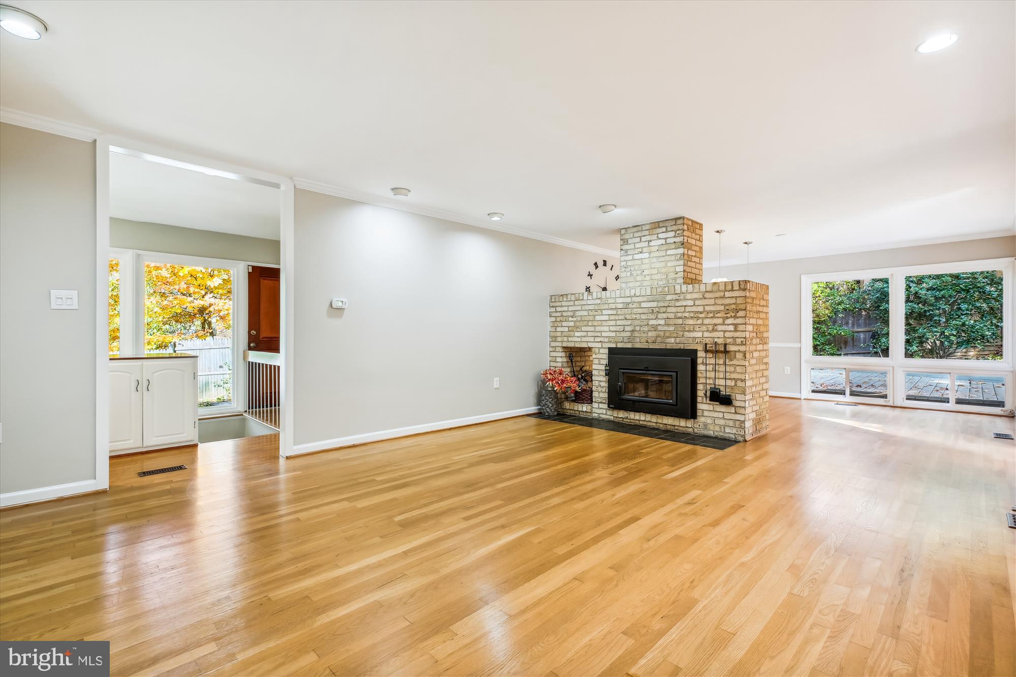 MANOR WOODS - Residential