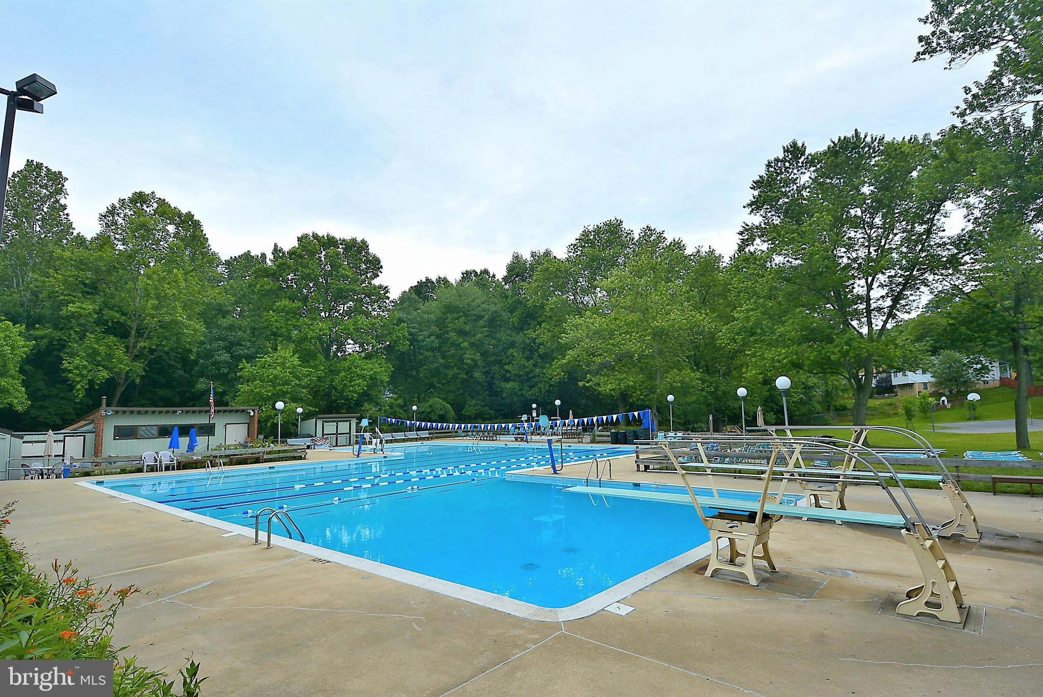 MANOR WOODS - Residential