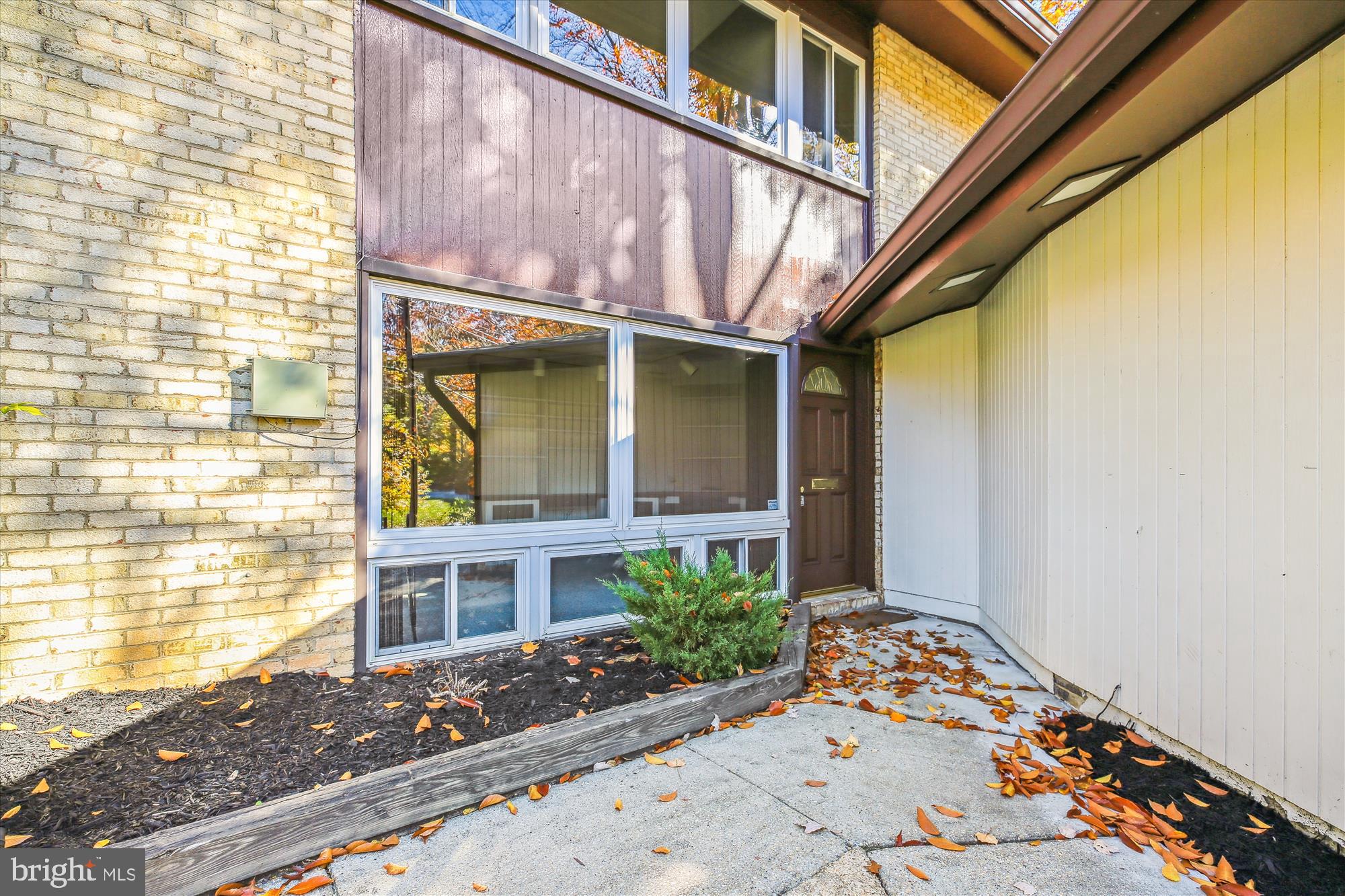 MANOR WOODS - Residential