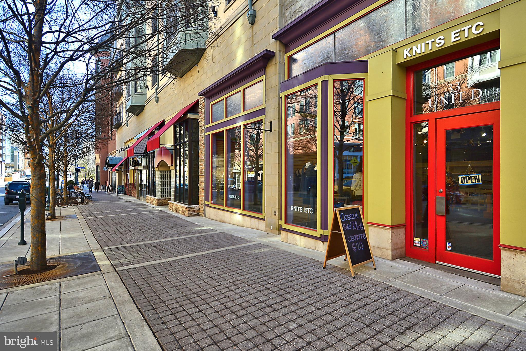 MANOR WOODS - Residential