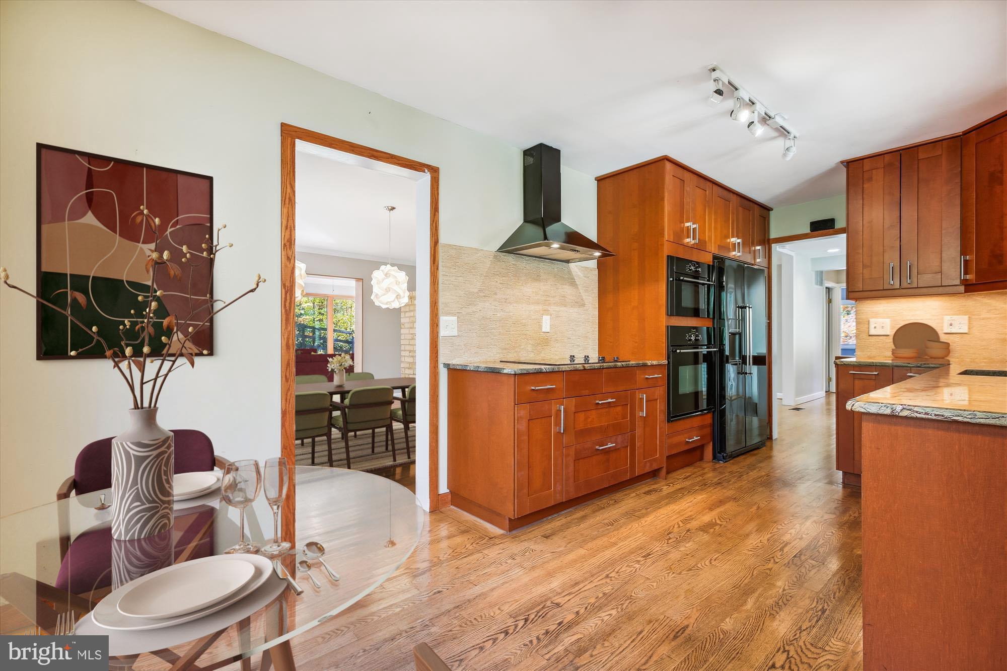 MANOR WOODS - Residential