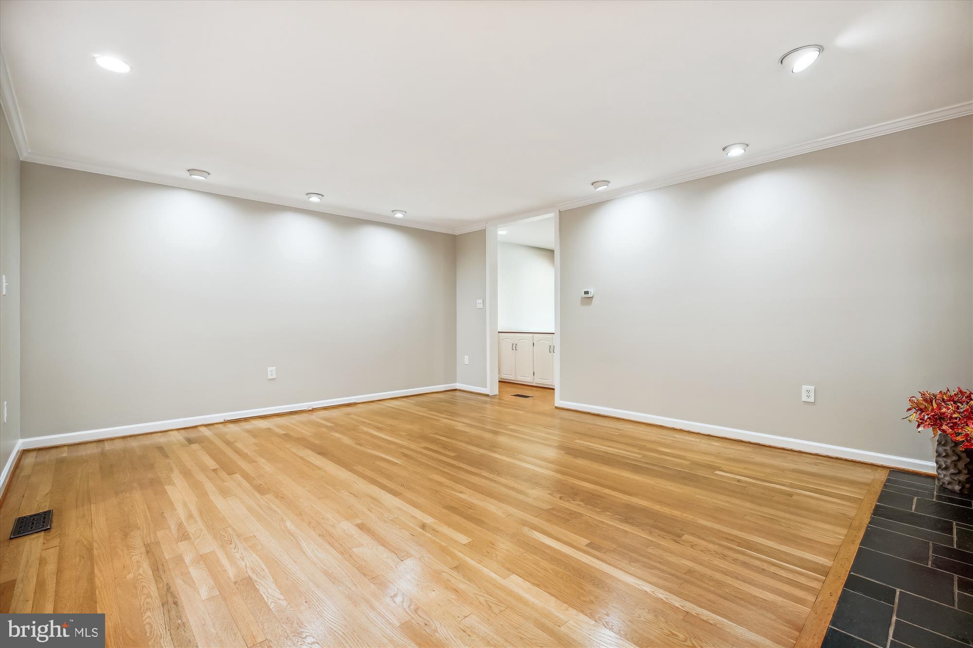 MANOR WOODS - Residential