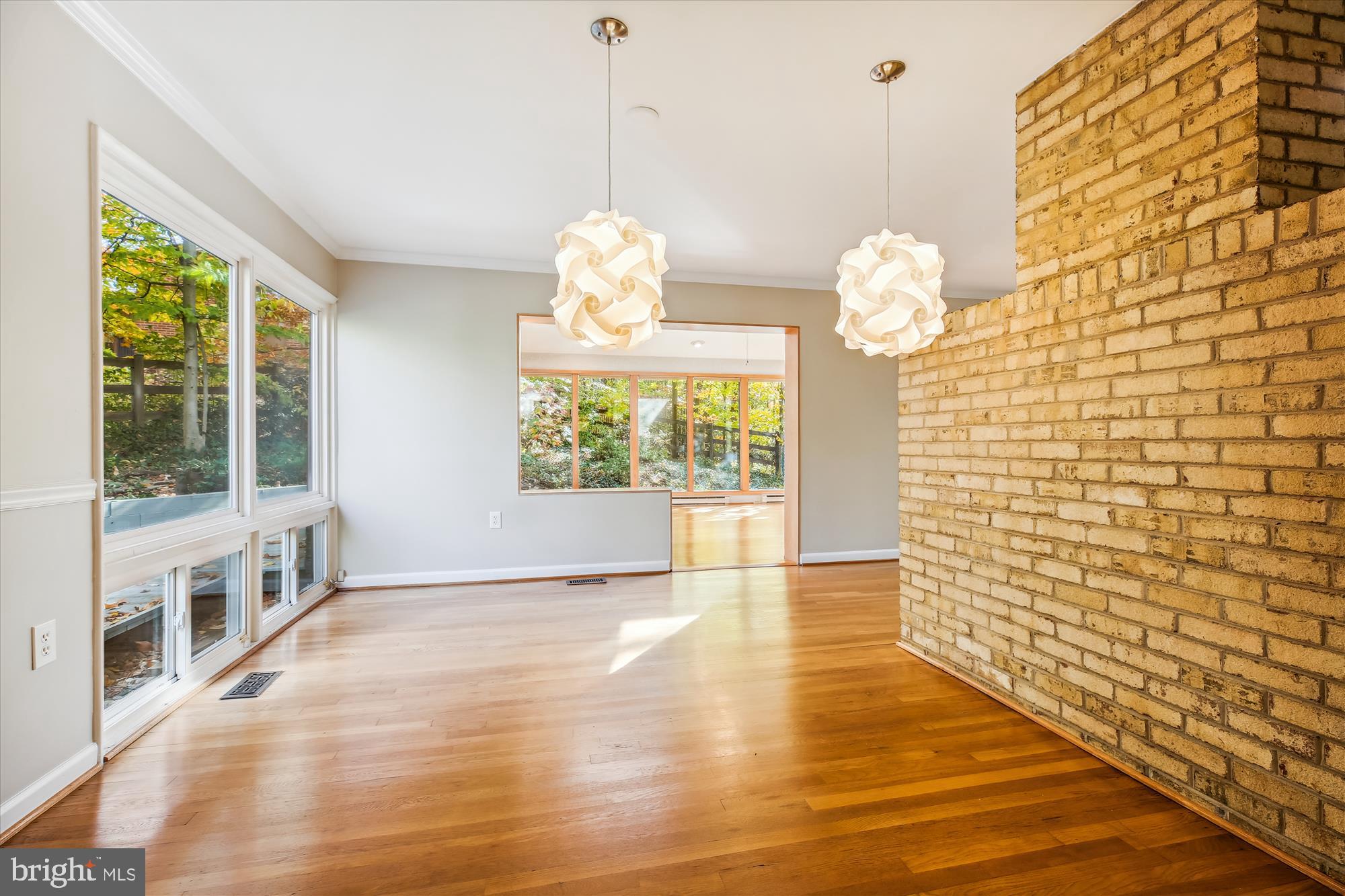 MANOR WOODS - Residential