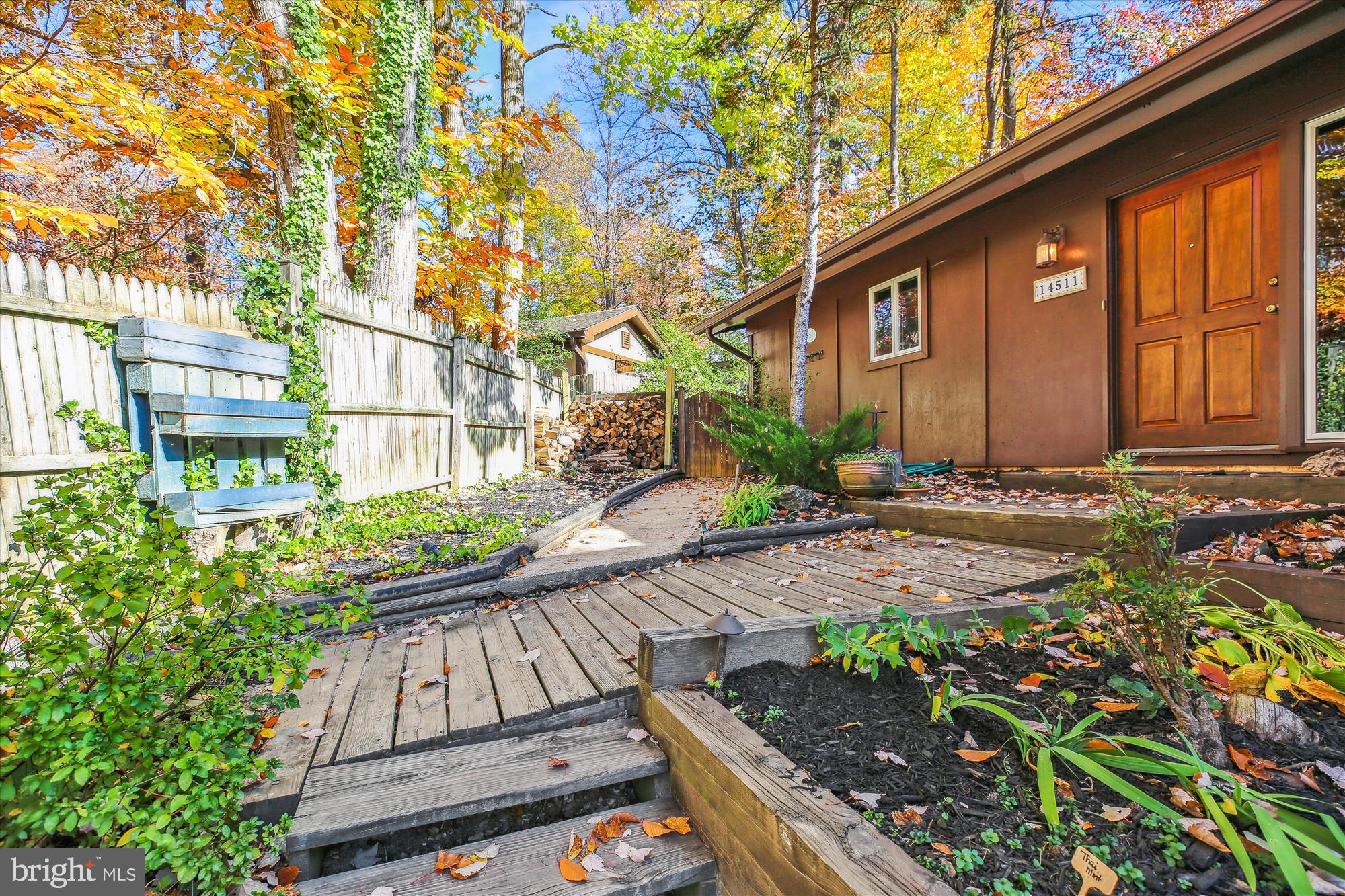 MANOR WOODS - Residential