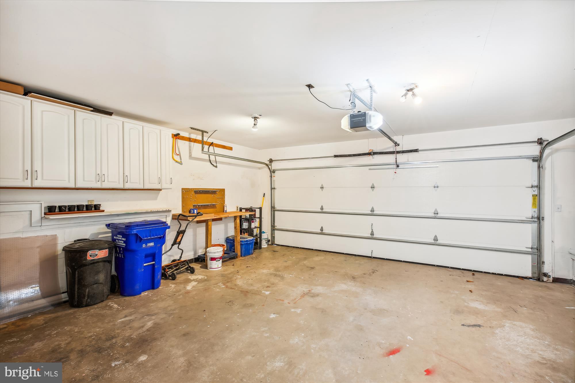 MANOR WOODS - Residential