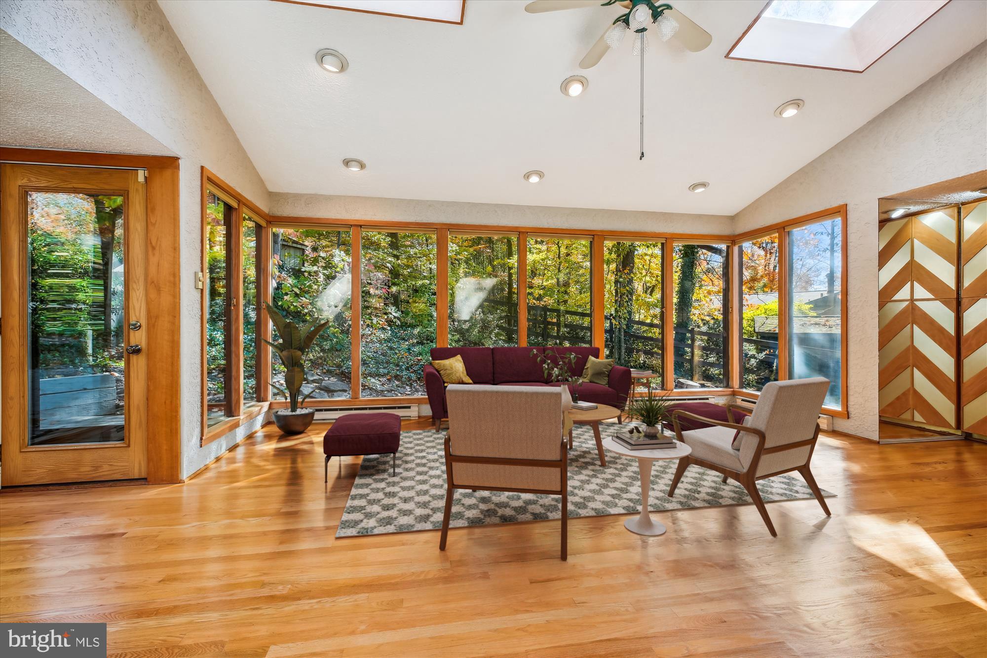 MANOR WOODS - Residential