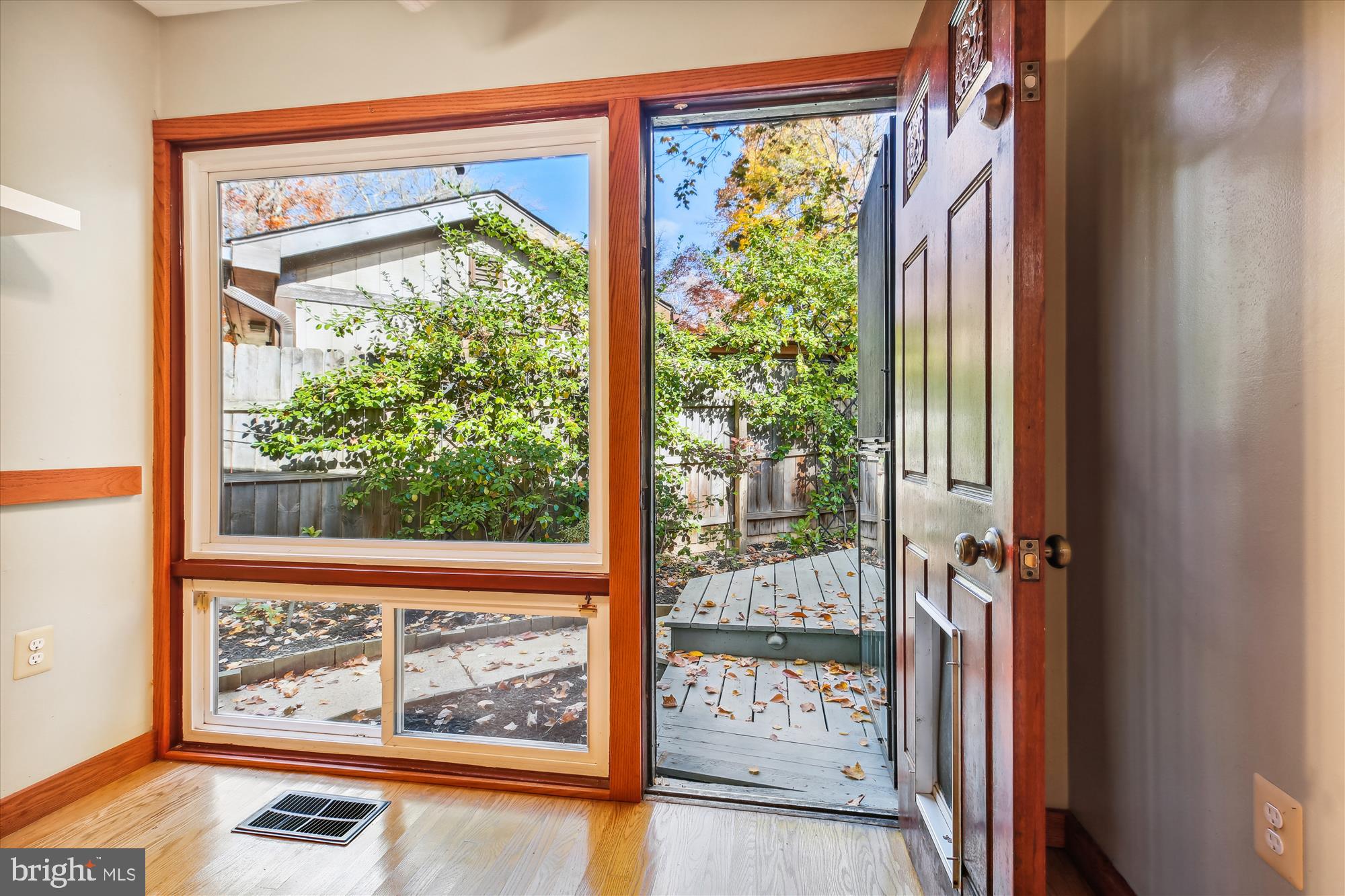 MANOR WOODS - Residential