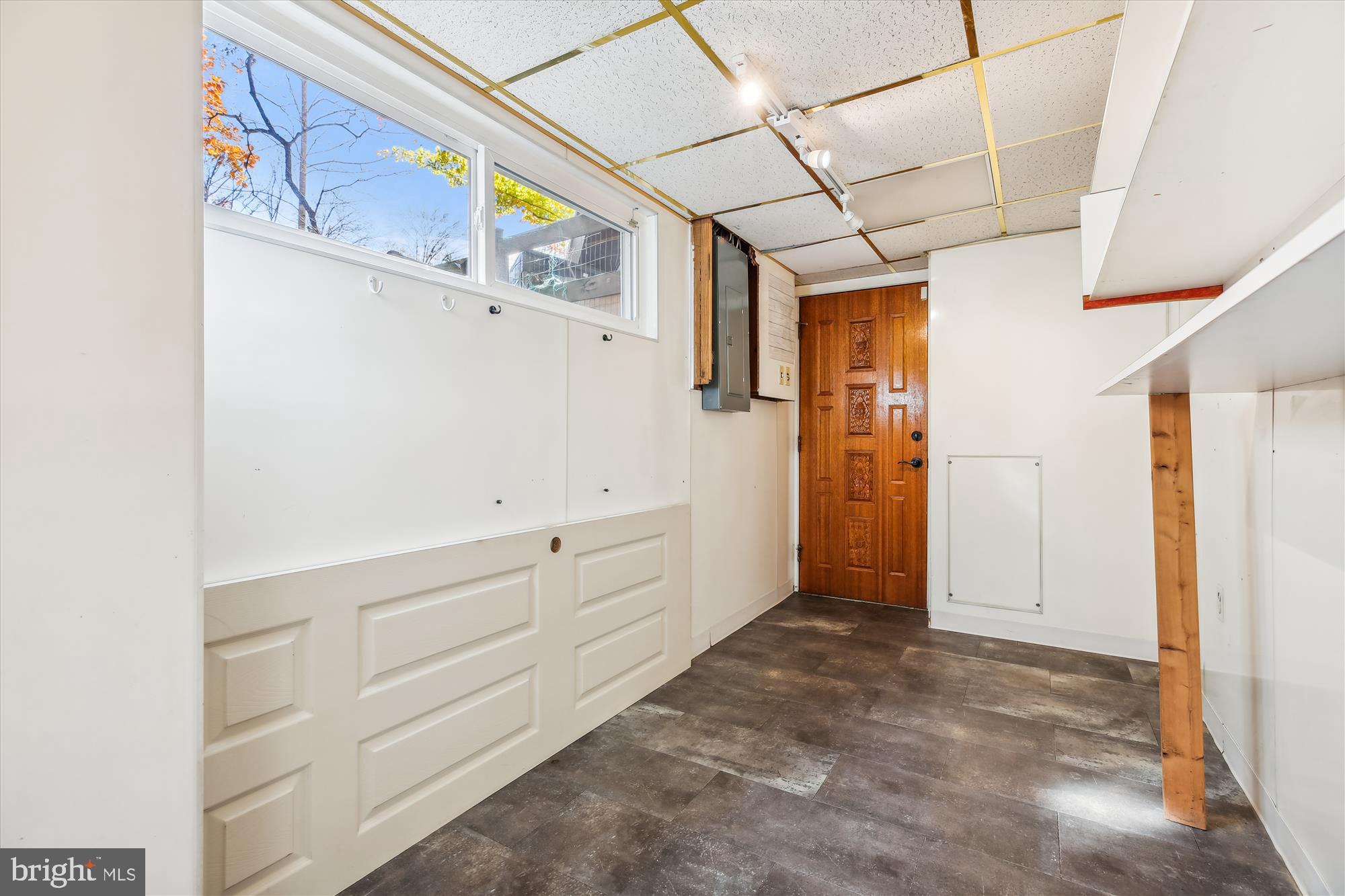 MANOR WOODS - Residential