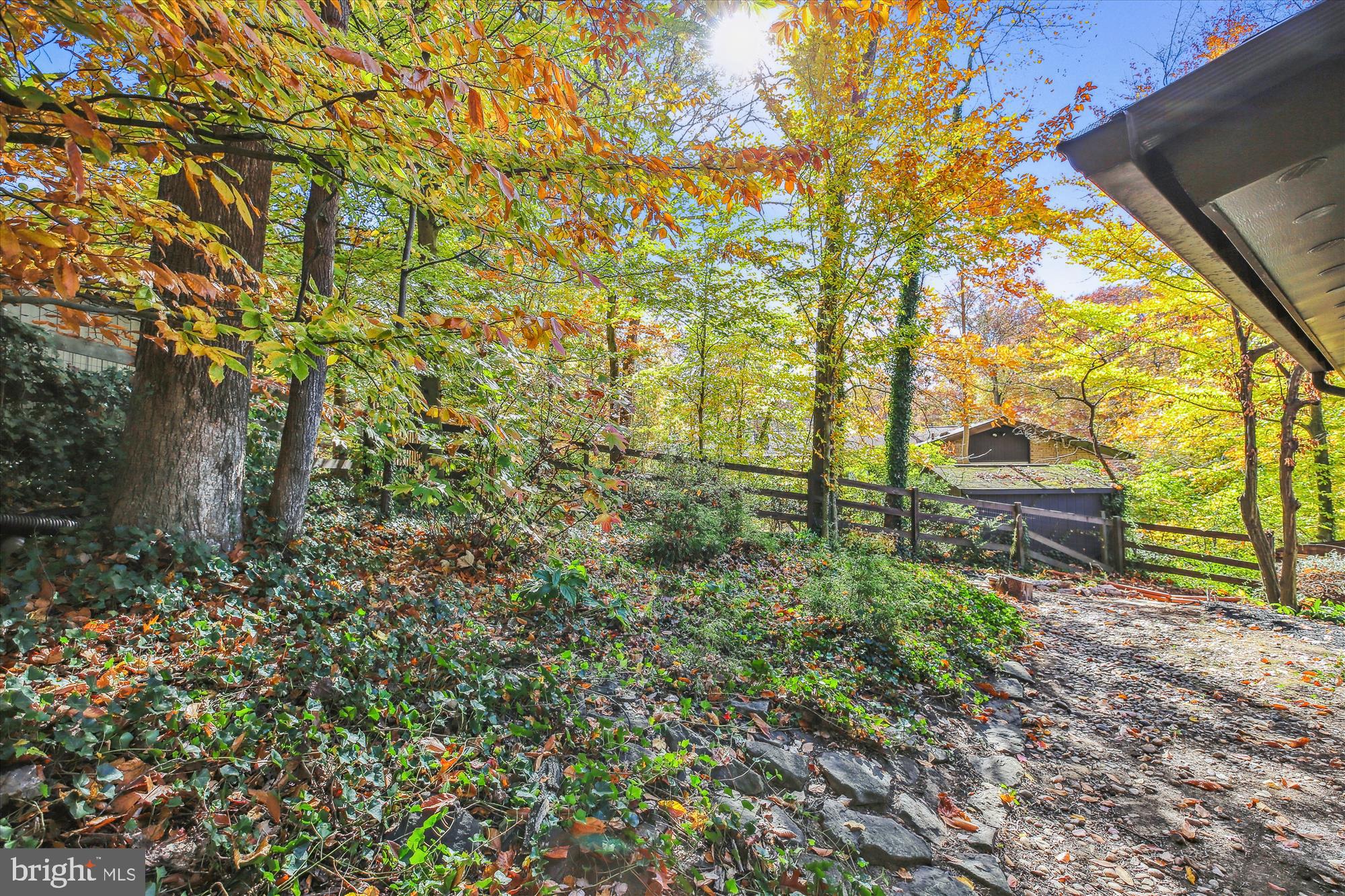 MANOR WOODS - Residential